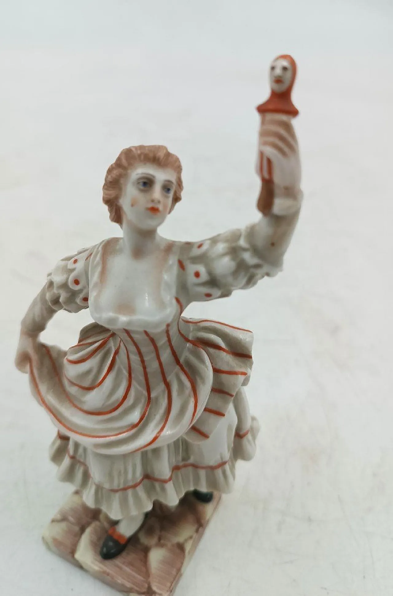 Ginori porcelain statue, Capodimonte Columbine series, 19th century 2