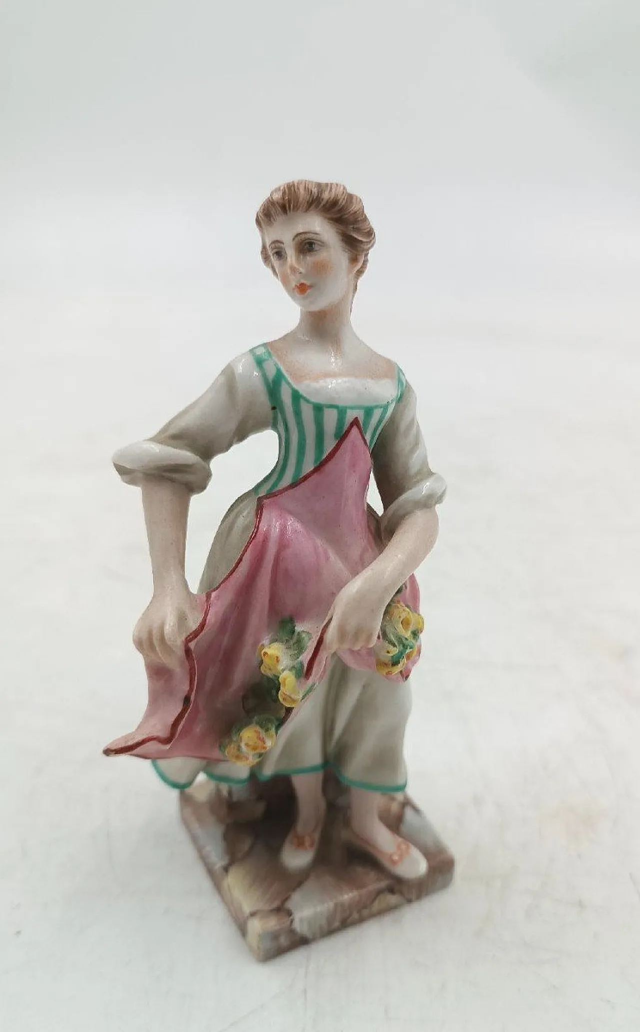 Ginori porcelain statue, Capodimonte Columbine series, 19th century 5