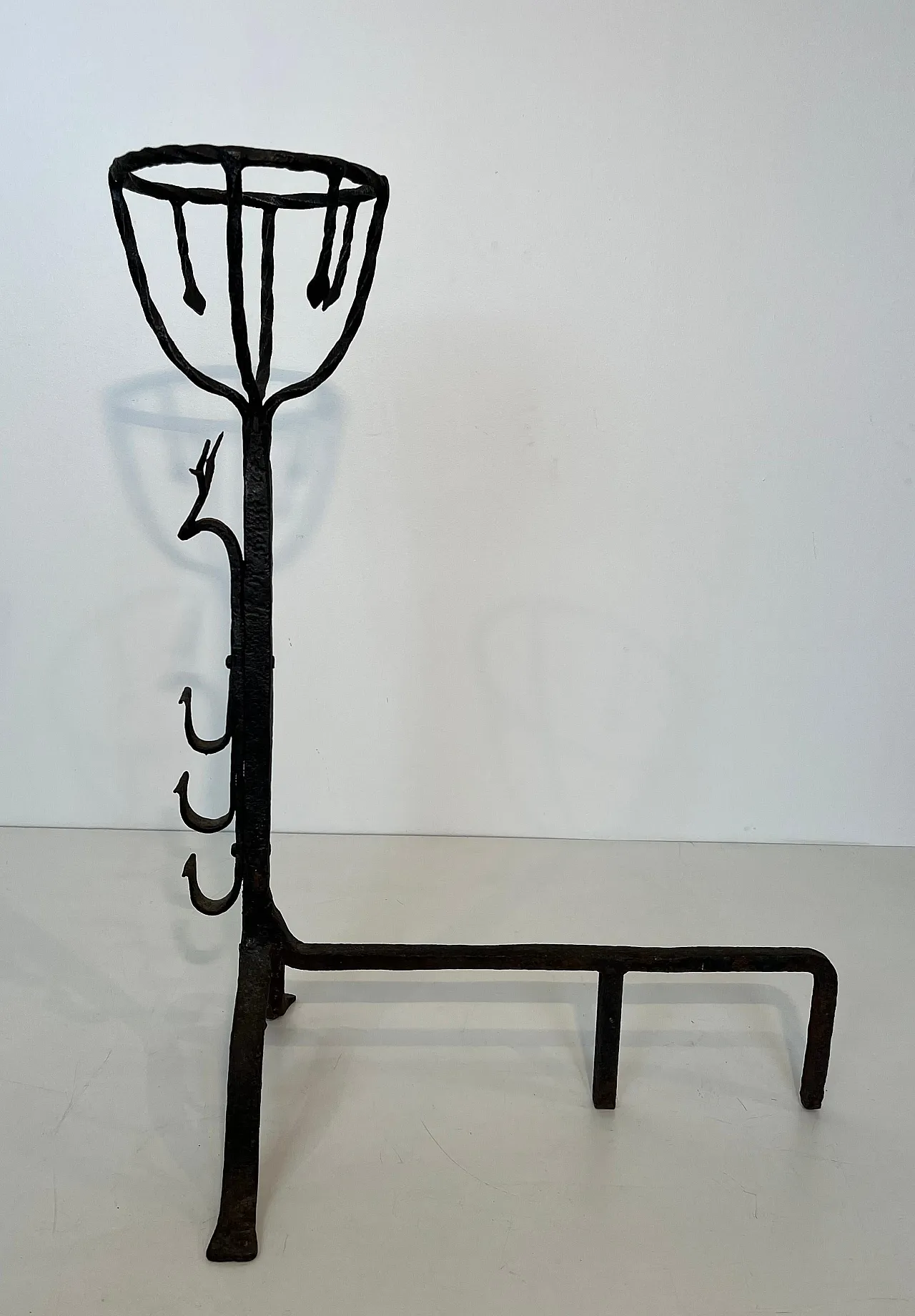 Coppia di androni Landiers in ferro battuto con teste di cervo, '800 5