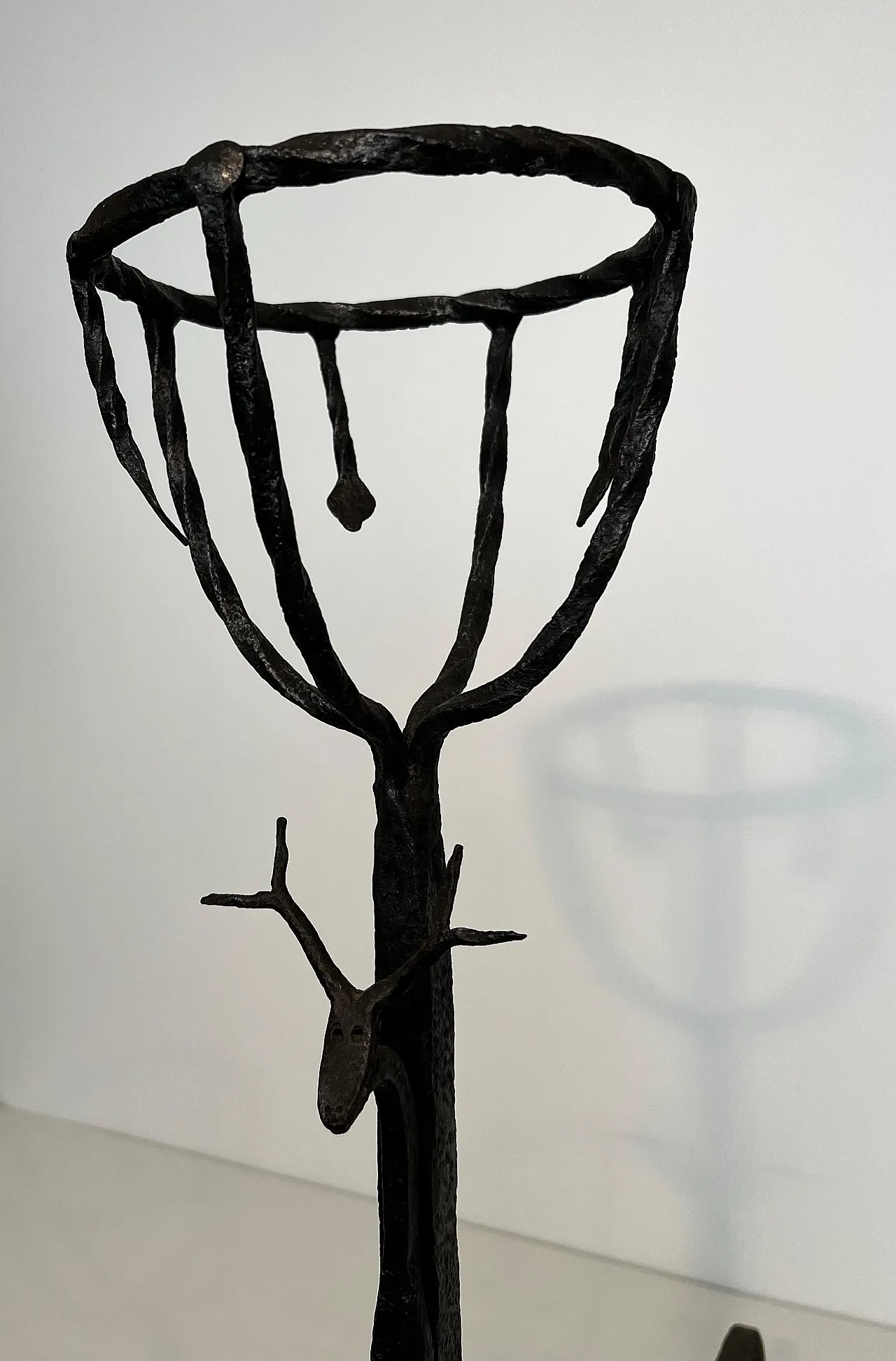 Coppia di androni Landiers in ferro battuto con teste di cervo, '800 7