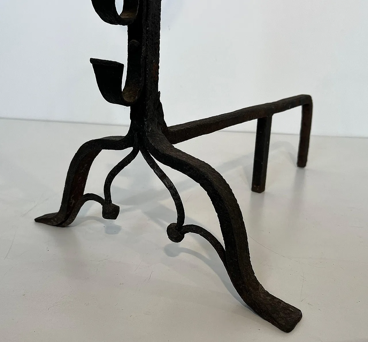 Coppia di androni Landiers in ferro battuto con teste di cervo, '800 11