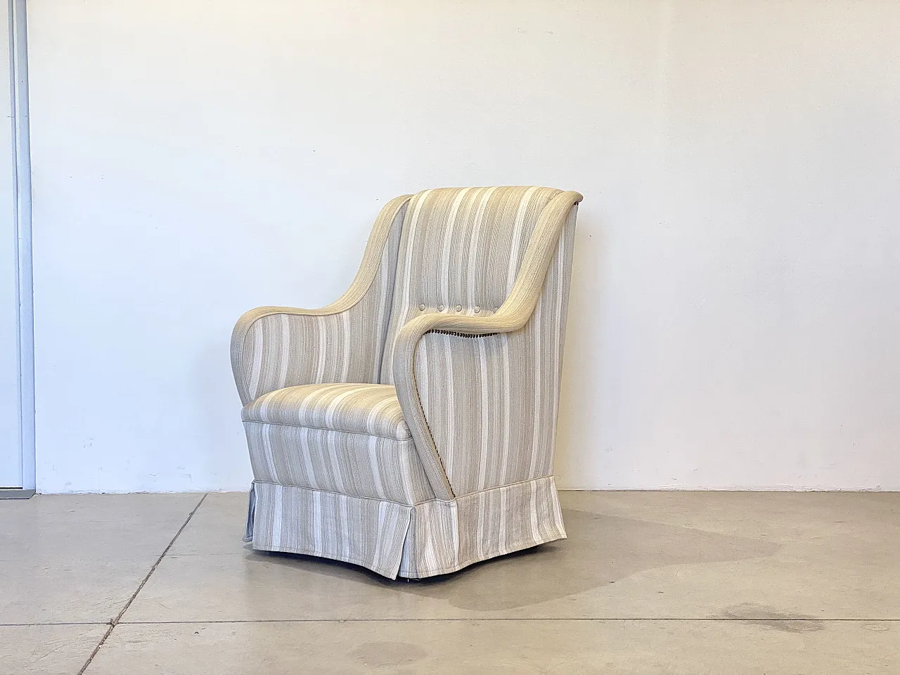 Pair of armchairs, 60s 18
