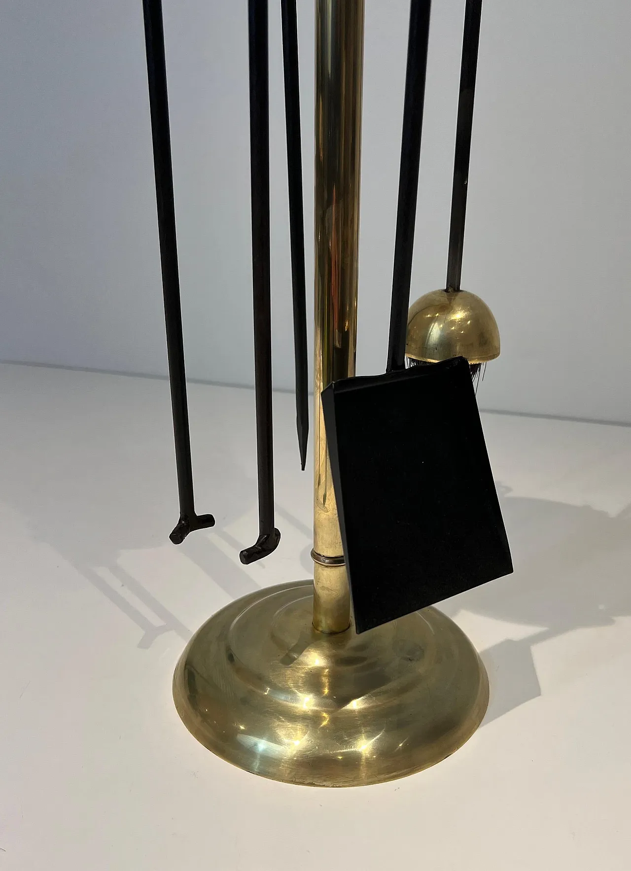 Lacquered metal and brass fireplace tools, 1970s 4