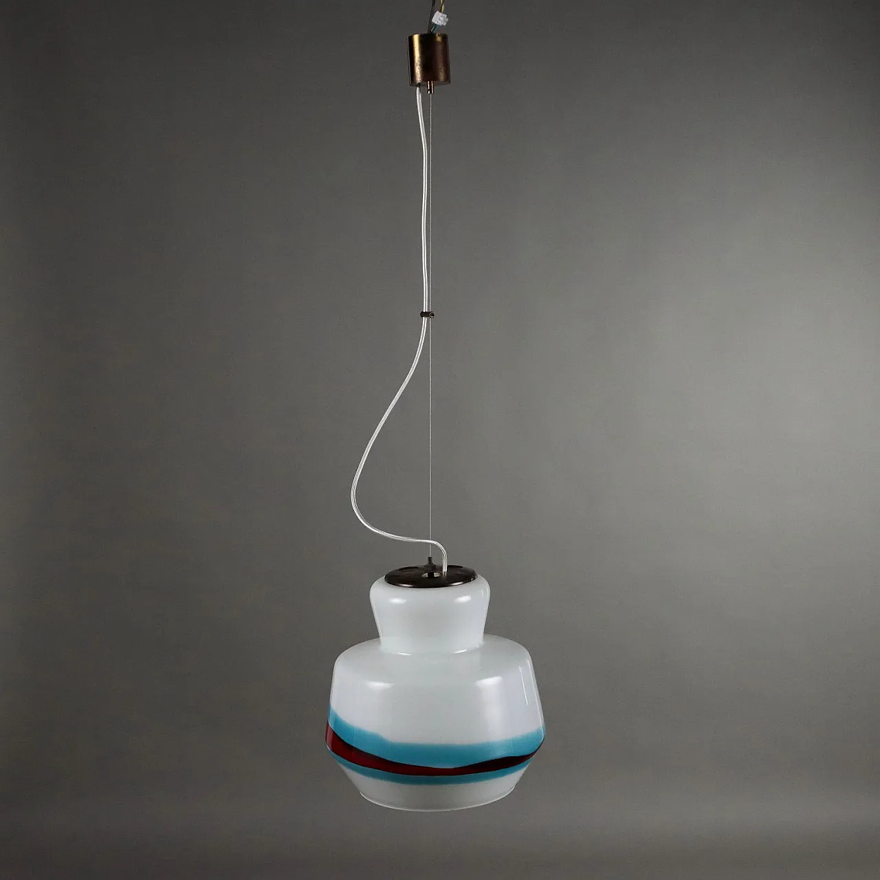 Lampada da soffitto in vetro lattimo e ottone, anni '60 7