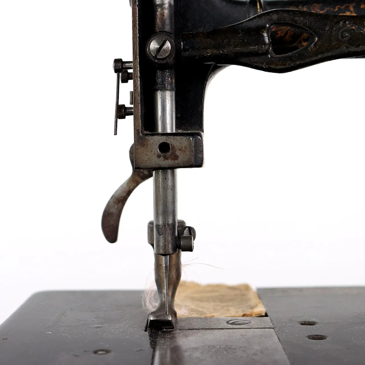 Brunonia iron sewing machine, 19th century 6