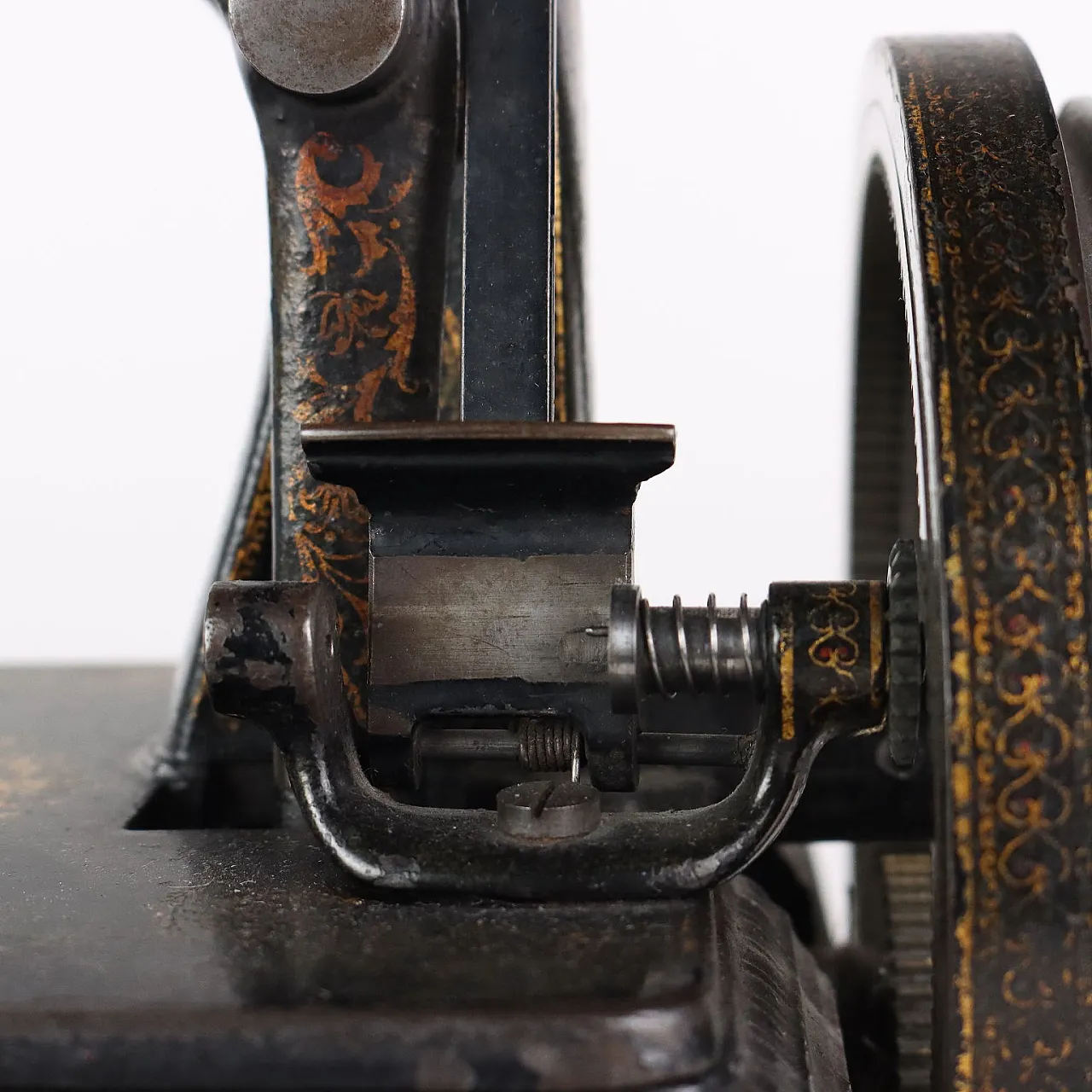 Brunonia iron sewing machine, 19th century 7