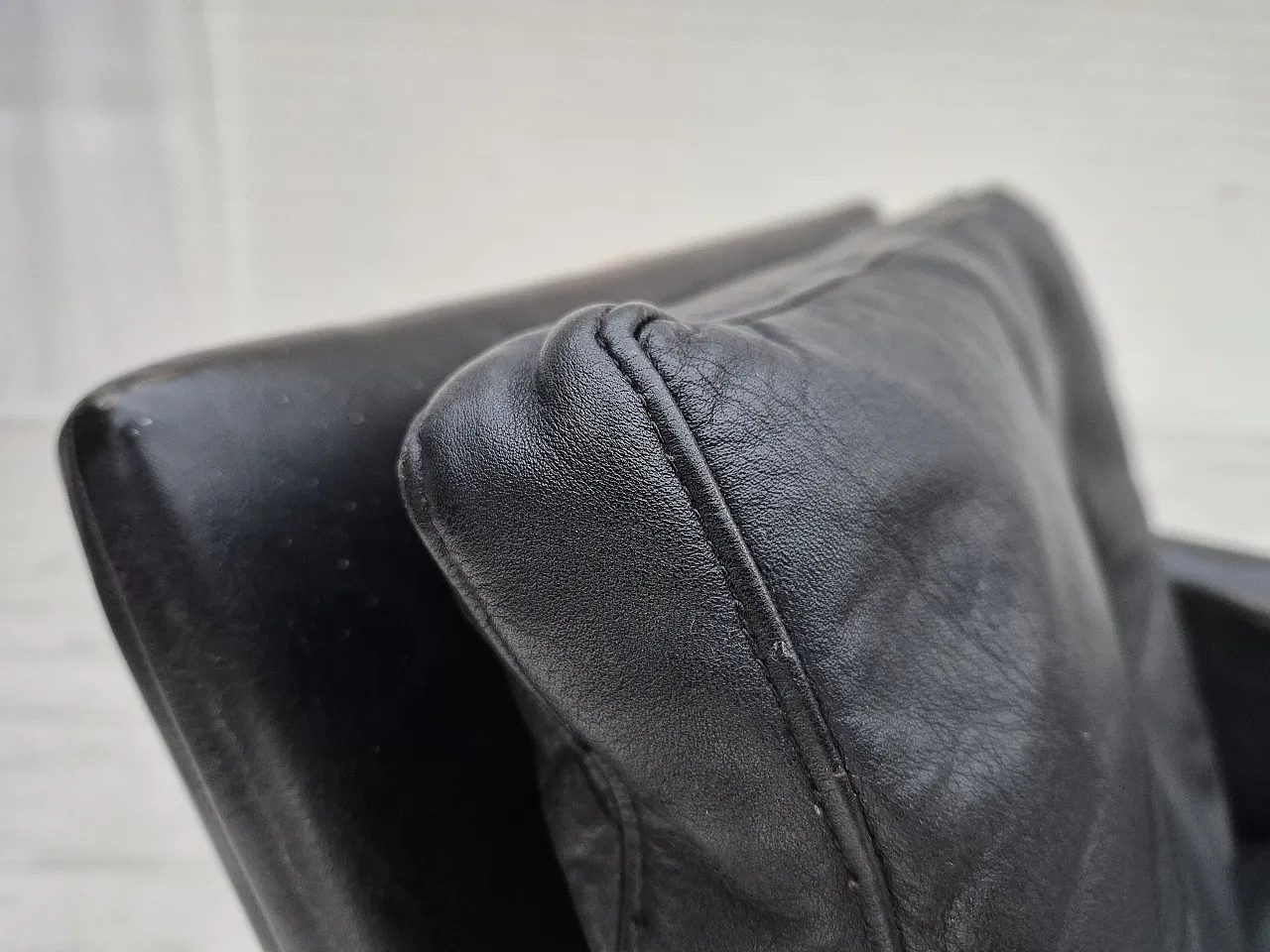 Danish lounge chair in leather, 60s, 4