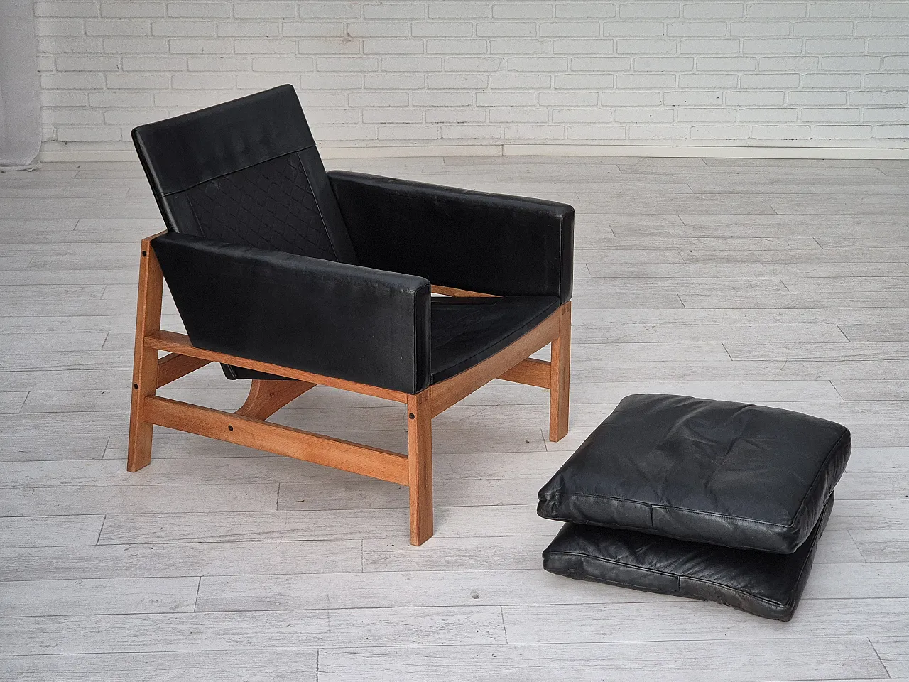 Danish lounge chair in leather, 60s, 17