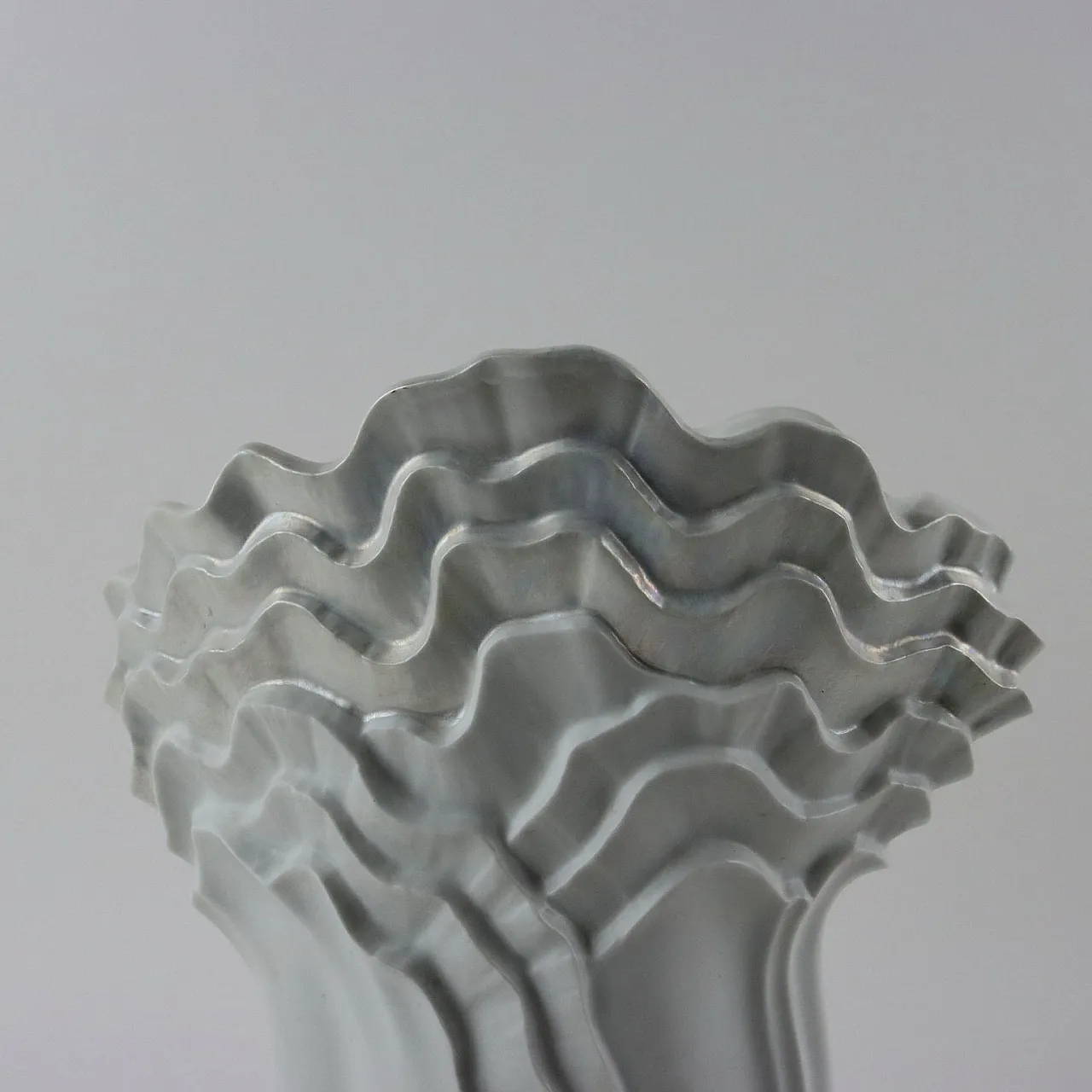 Vaso in porcellana di Akos Tamàs per Herend, '900 3