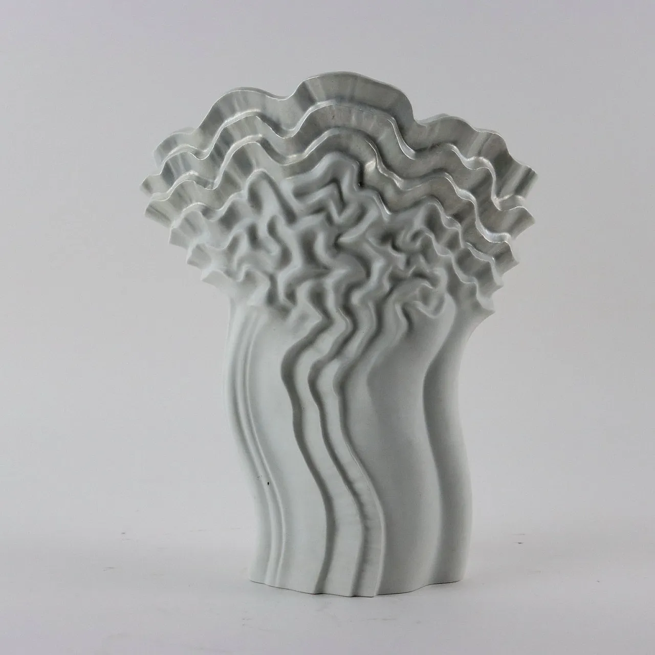 Vaso in porcellana di Akos Tamàs per Herend, '900 6