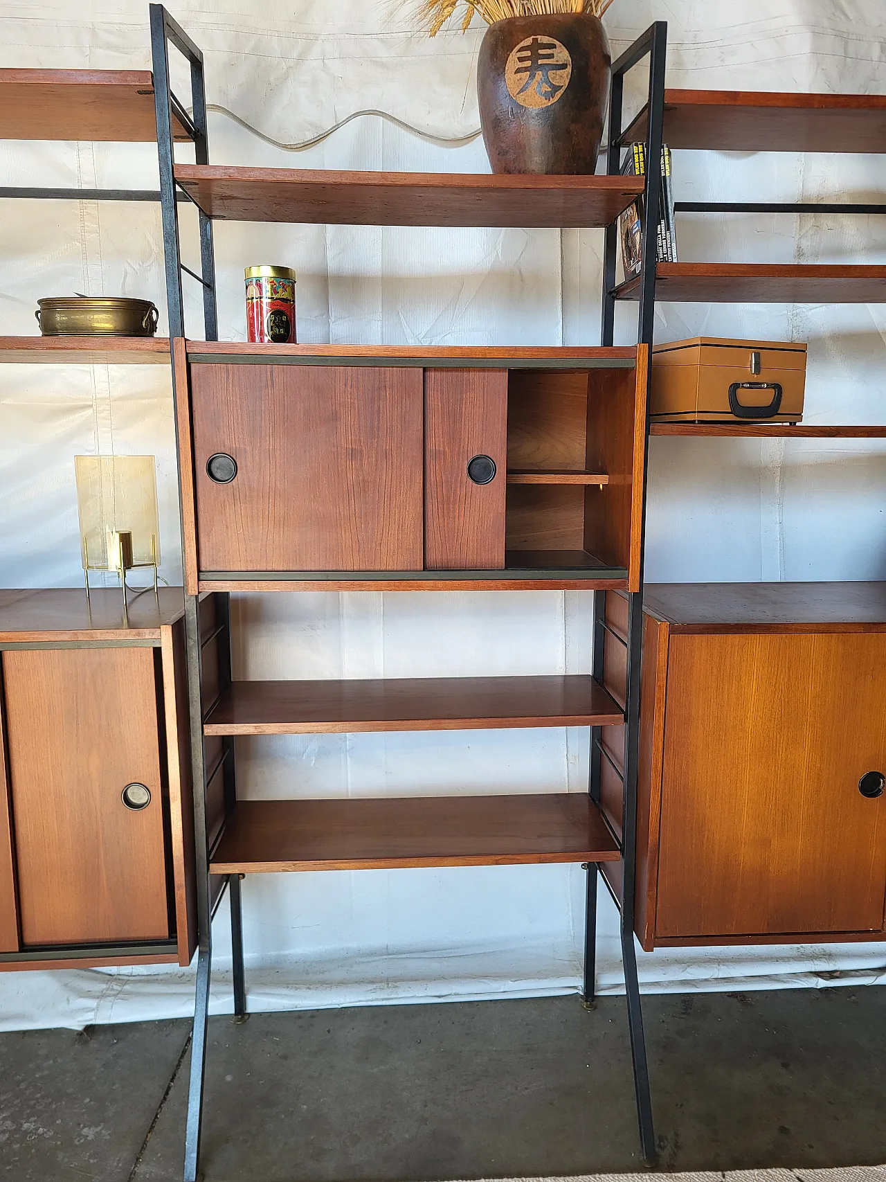 Libreria in stile svedese con tavolino, anni '60 5