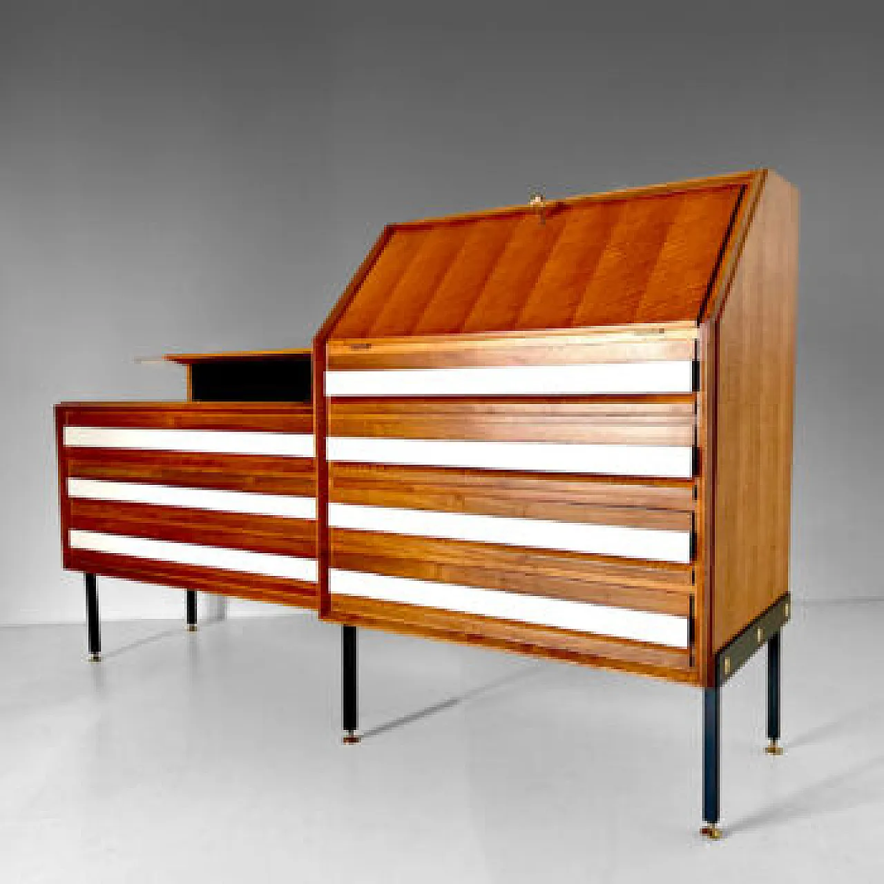 Credenza con cassetti in noce e formica di Permanente Cantu, anni '60 1