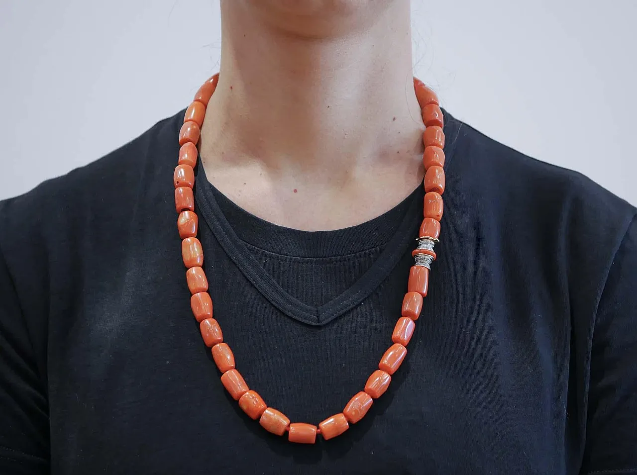 Coral, diamond, white gold and rose gold necklace, 1950s 5