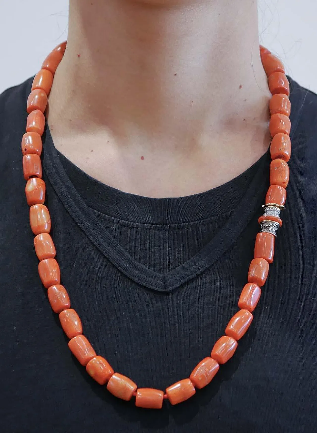 Coral, diamond, white gold and rose gold necklace, 1950s 6