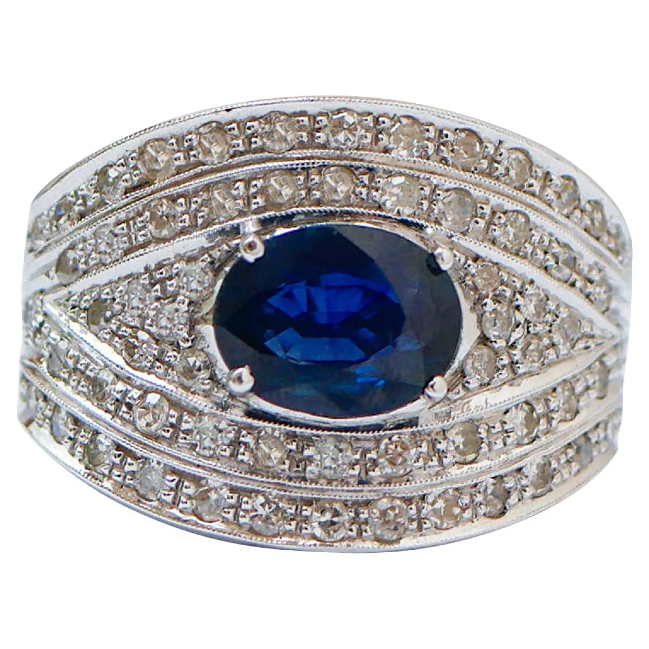 Anello a fascia in oro bianco con zaffiro e diamanti, anni '50 1