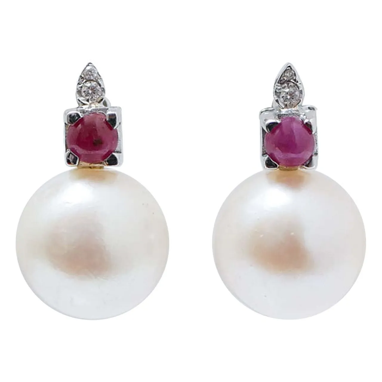 Orecchini con perle bianche, rubini, diamanti, oro bianco, anni 2000 1