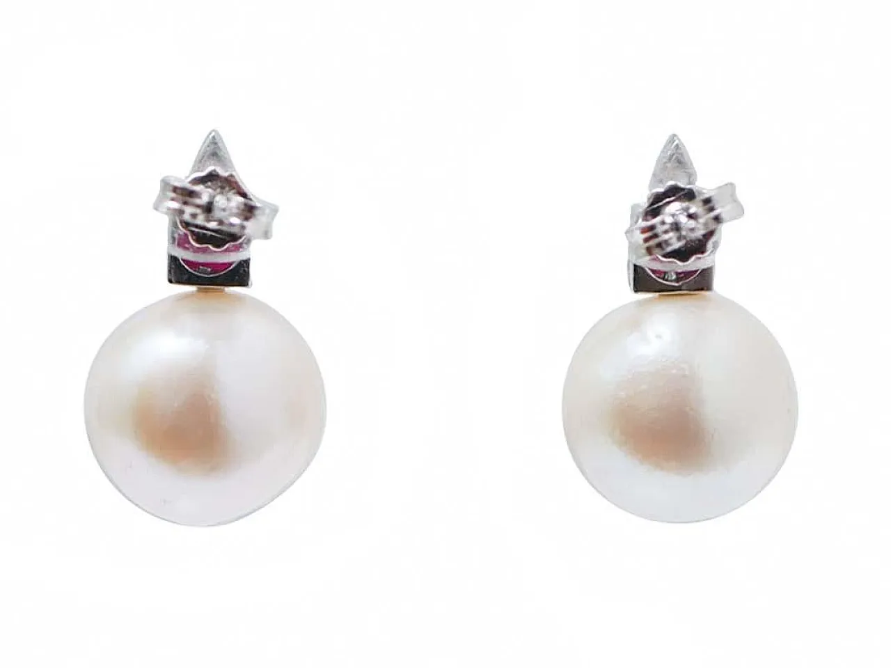 Orecchini con perle bianche, rubini, diamanti, oro bianco, anni 2000 3