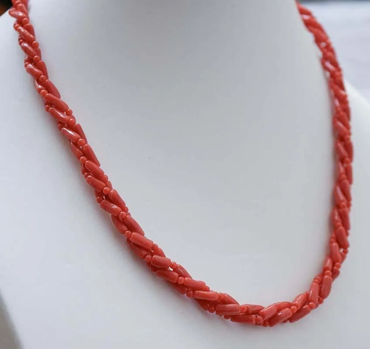 Collana di corallo, anni '50 2