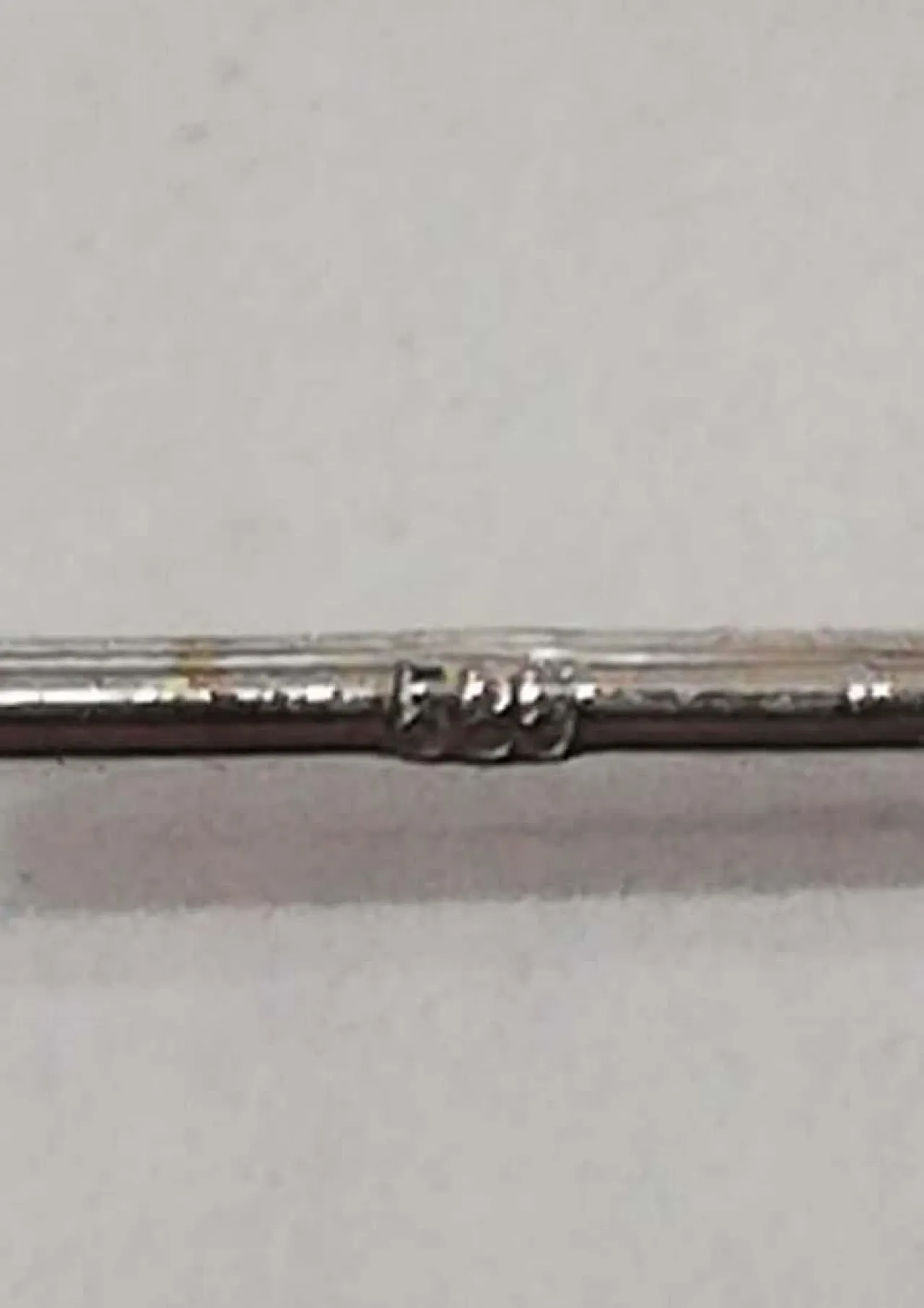 Perle bianche, diamanti, smeraldi, orecchini in oro bianco, anni 2000 6