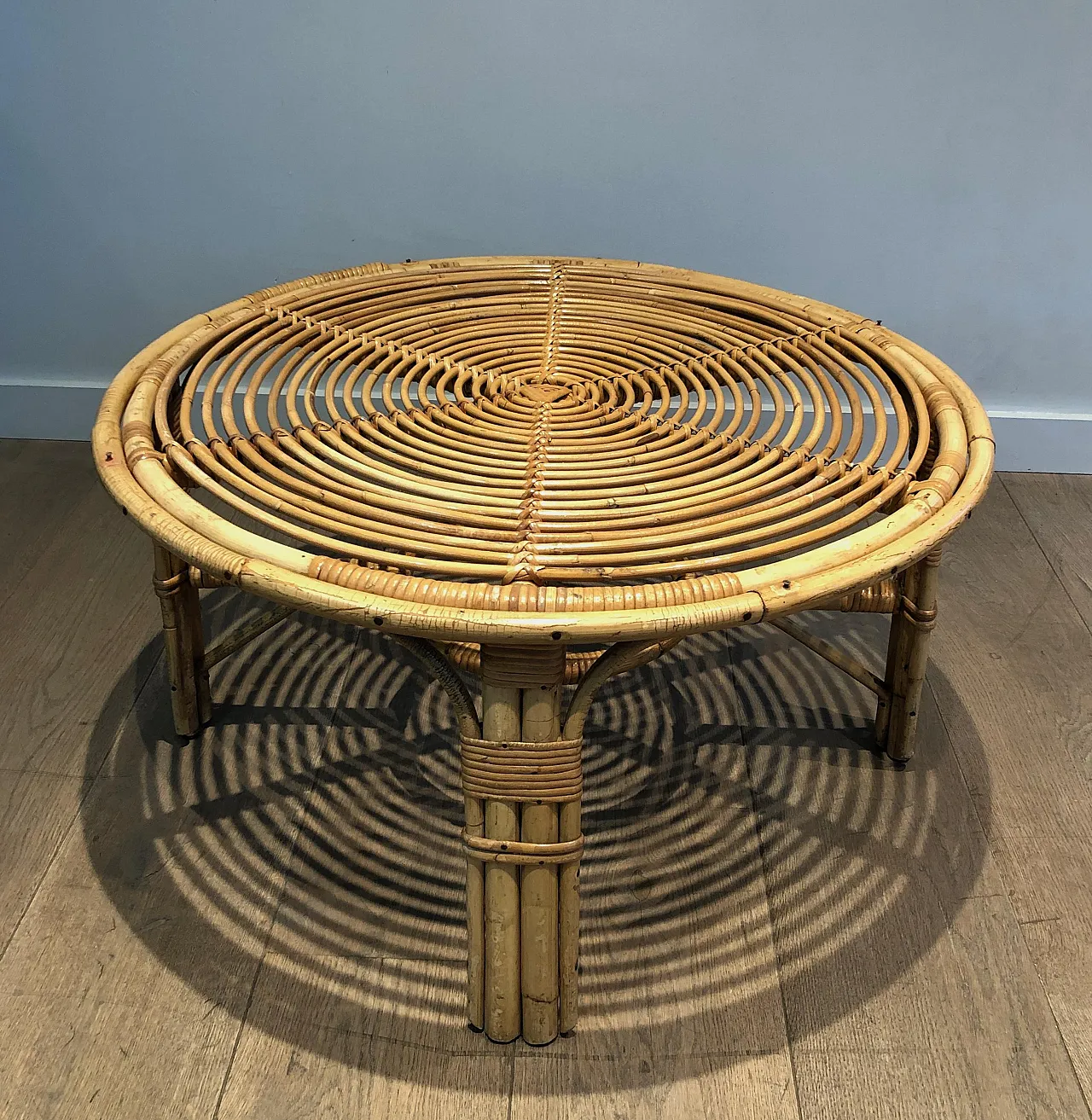 Round rattan coffee table, 1970s 12