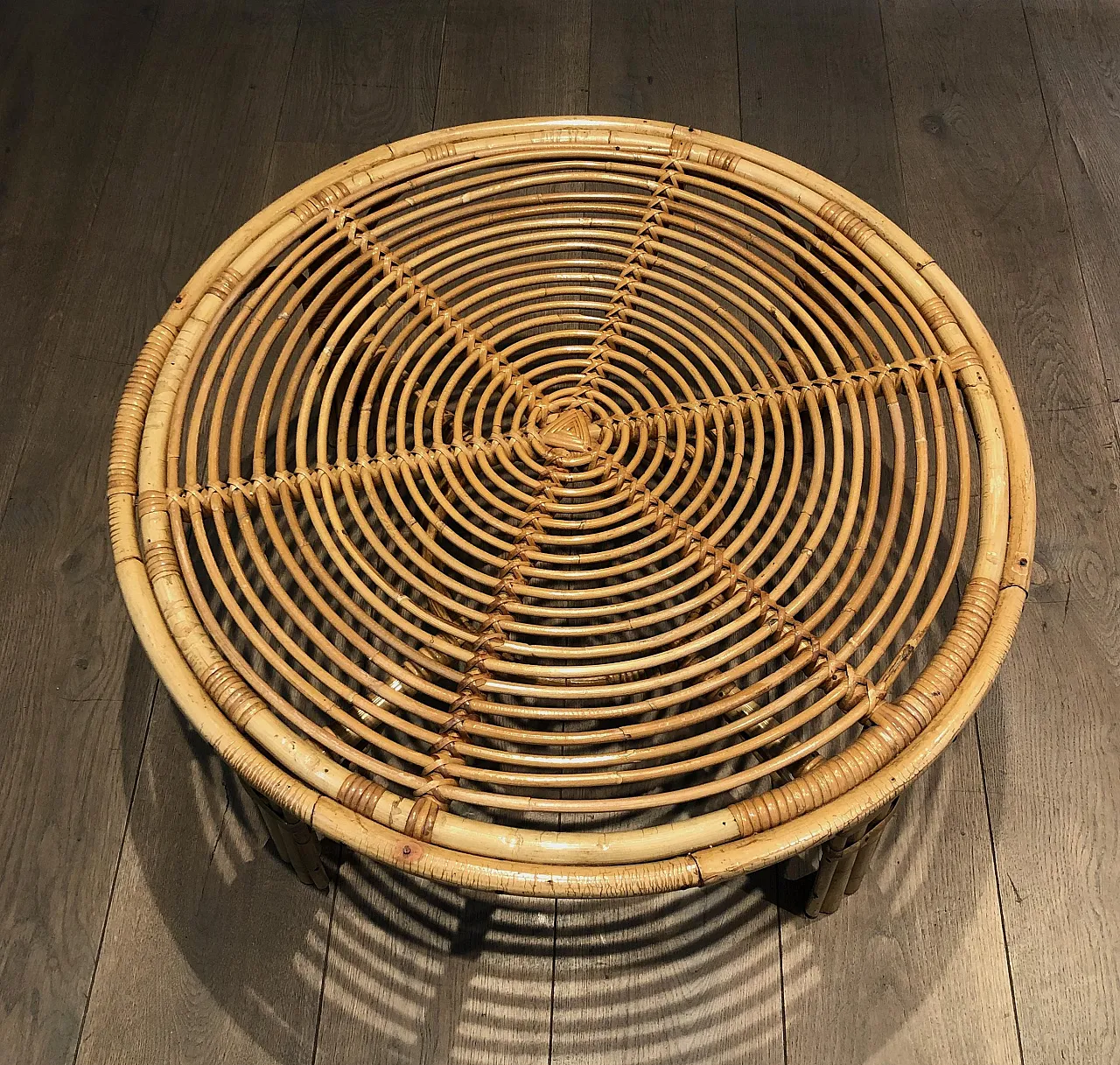 Round rattan coffee table, 1970s 16