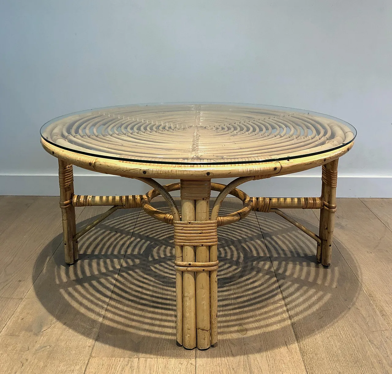 Round rattan coffee table, 1970s 19
