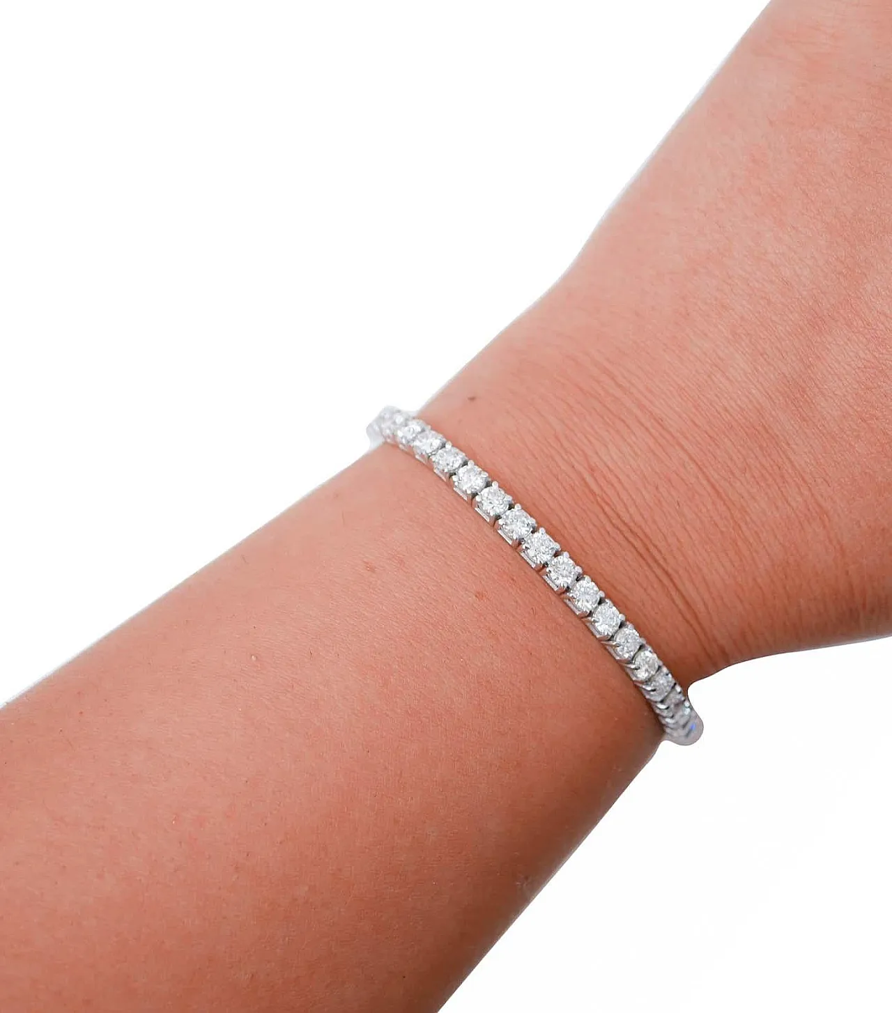 Bracciale da tennis in oro bianco 18 carati e diamanti, anni 2000 5