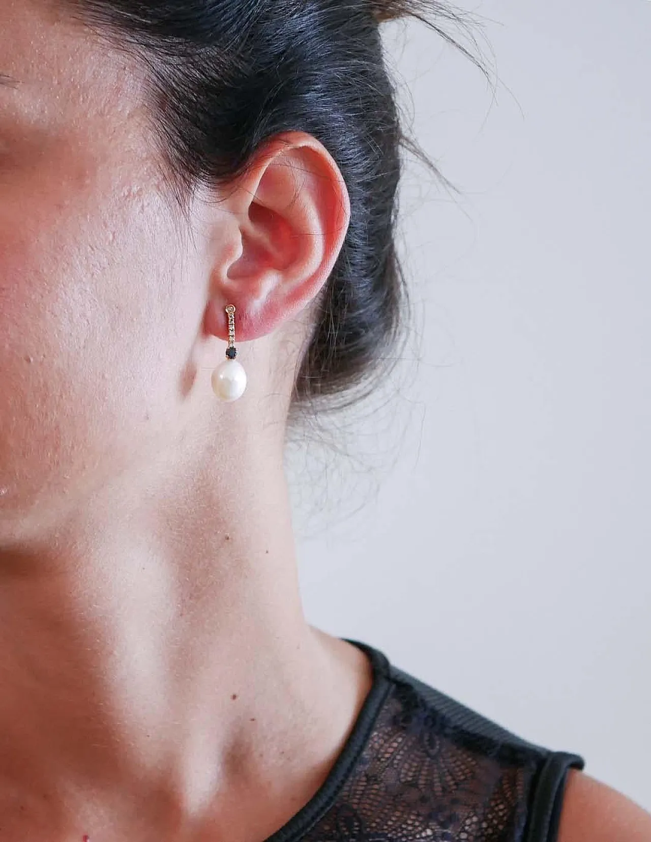 Precchini da tennis in oro rosa, perle, zaffiri, diamanti, anni 2000 4