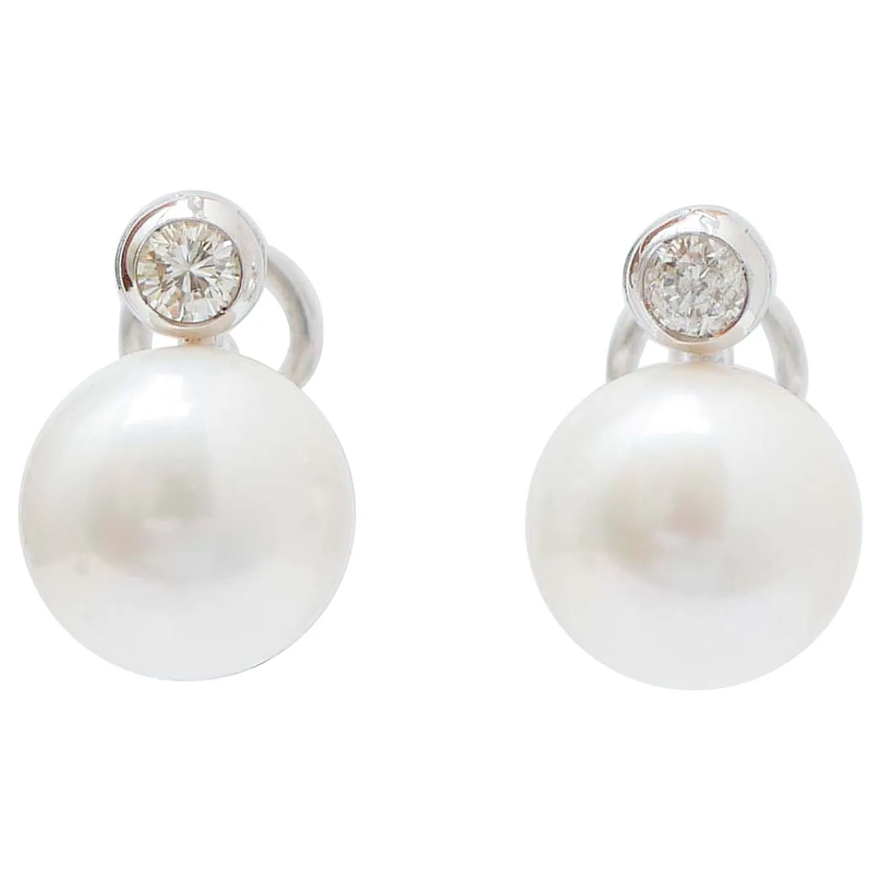 14K white gold earrings with pearls and diamonds, 2000s 1