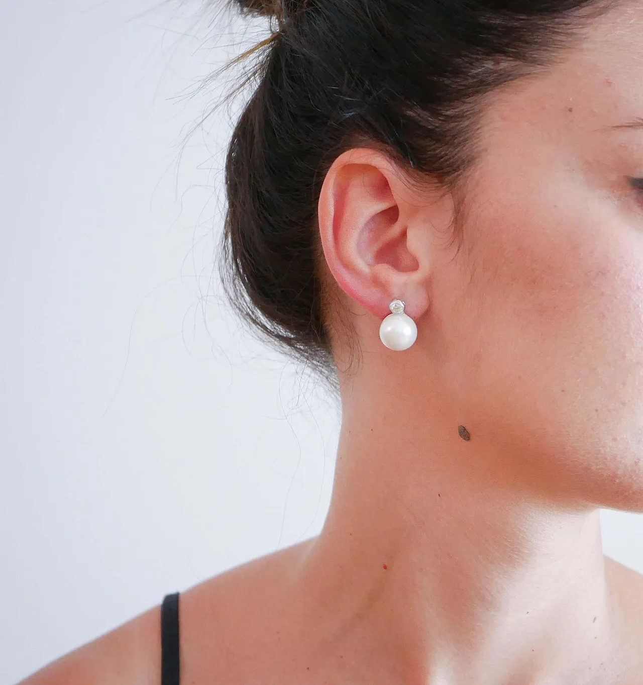 14K white gold earrings with pearls and diamonds, 2000s 4