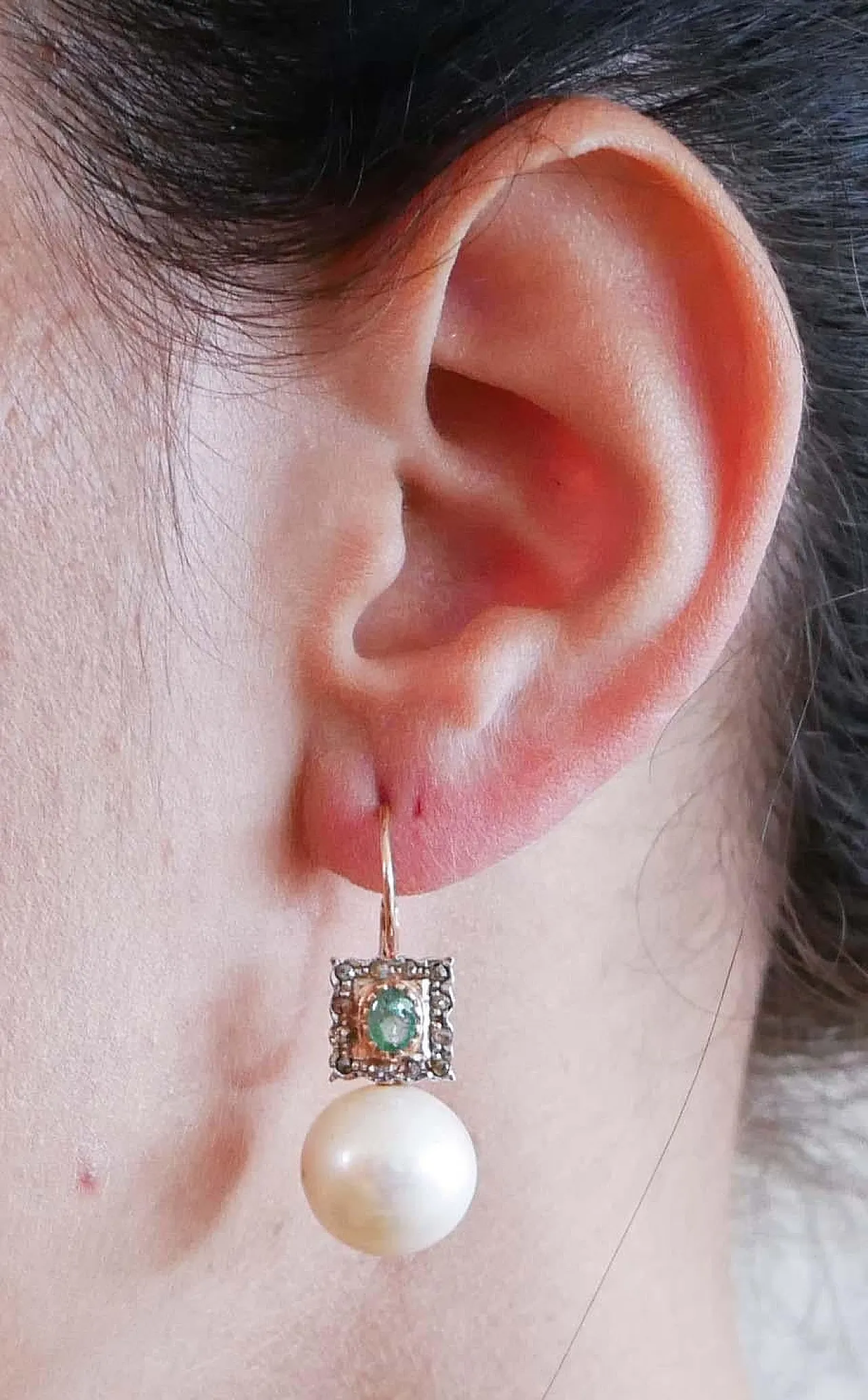 Orecchini con perle, smeraldi, diamanti, oro rosa e argento, anni 2000 5