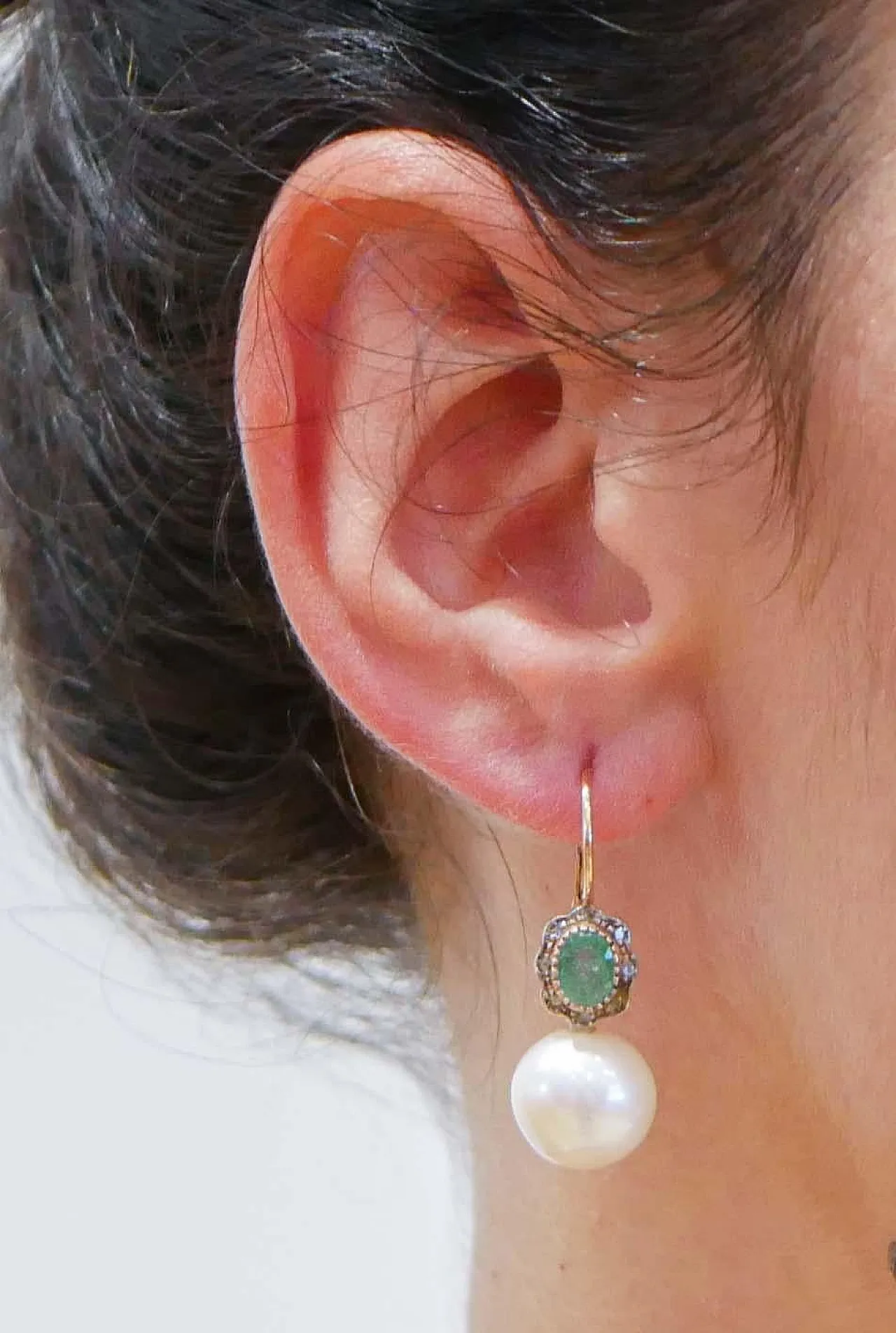 Orecchini con perle, smeraldi, diamanti, oro rosa e argento, anni '60 5
