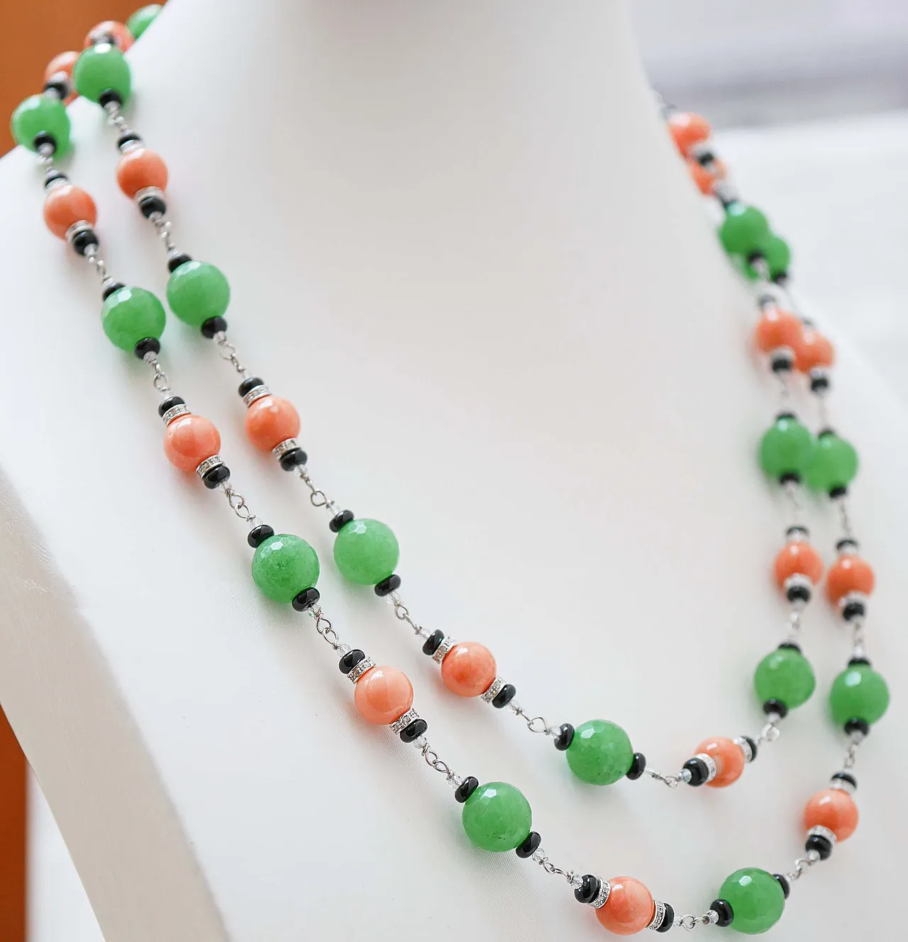 Necklace in gold, coral, onyx, jade, diamonds, crystal, 1970s 4