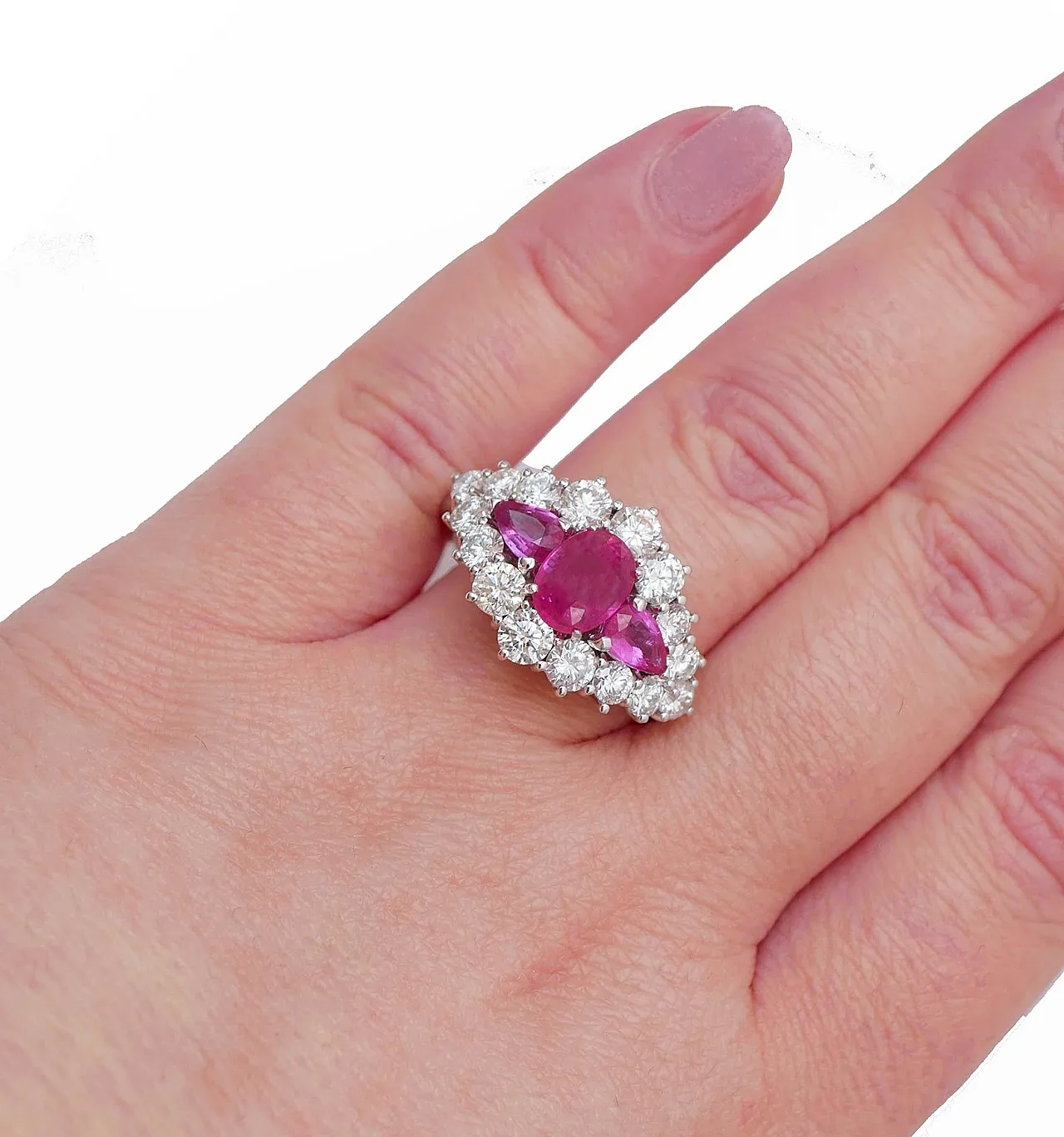 14K white gold ring with rubies and diamonds, 1960s 5