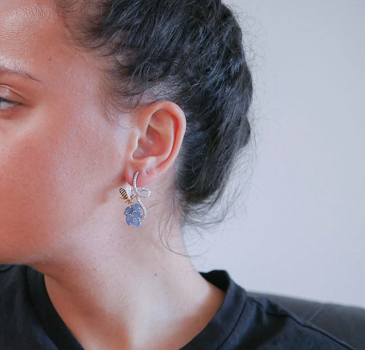 Orecchini oro, platino, zaffiri, pietre bianche, diamanti, anni '80 4