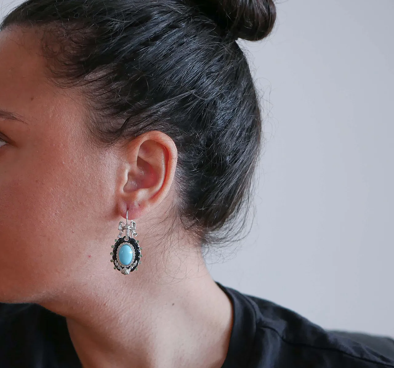 Orecchini in turchese, tsavoriti, diamanti, smalto, oro, anni '60 4