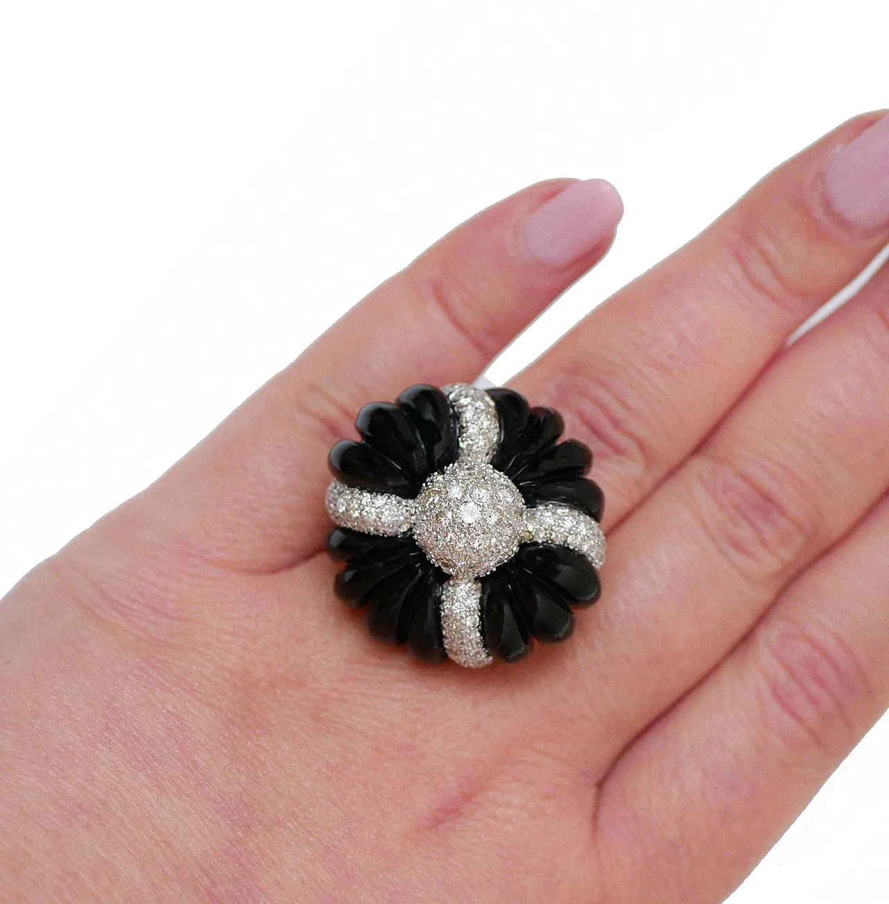 Onyx, diamonds, 14 karat white gold ring, 1970s 4