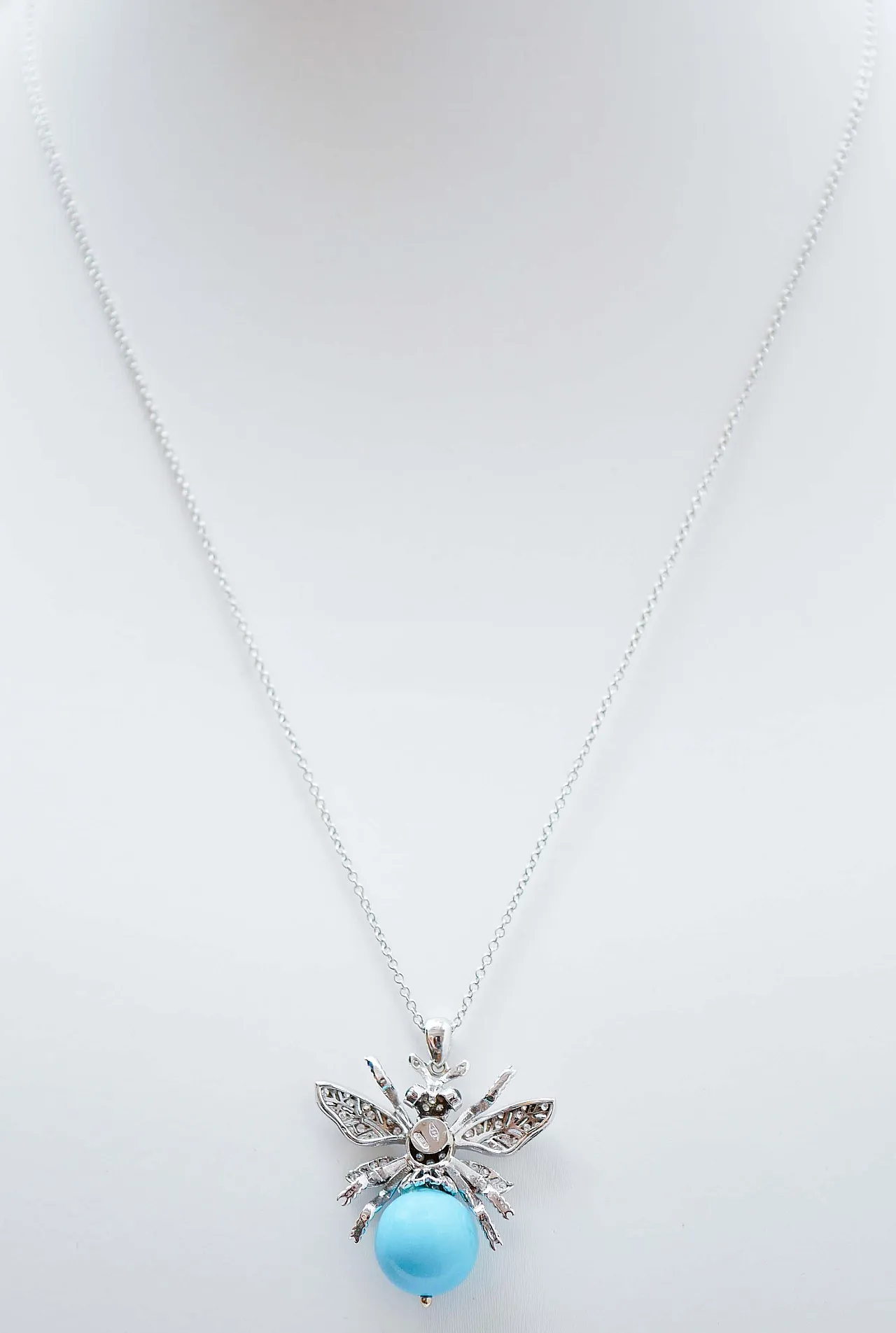 Magnesite, diamanti, zaffiri, ciondolo Fly in oro bianco, anni '70 4