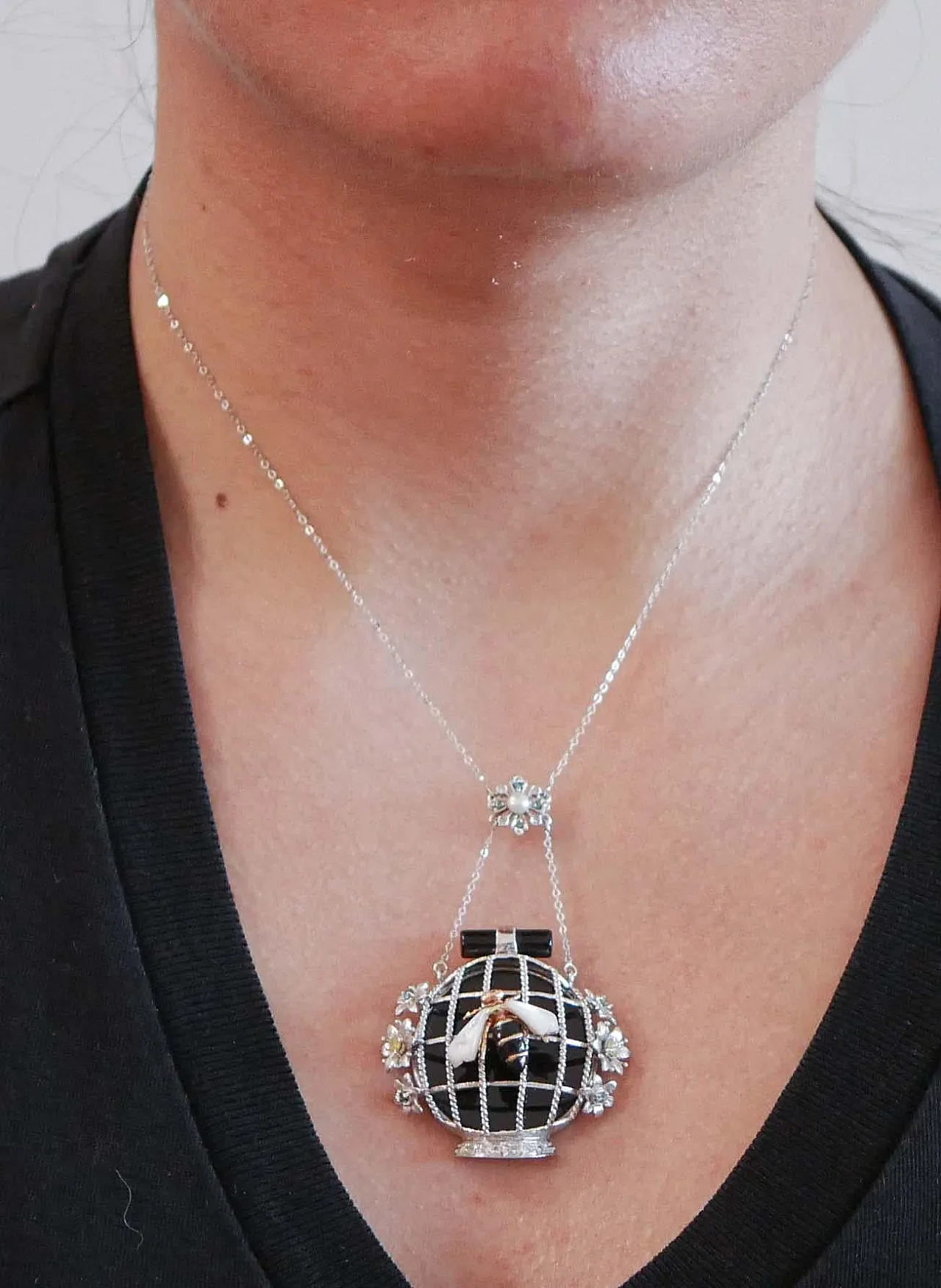 Collana con ciondolo in oro, diamanti, onice, pietre, anni '70 6