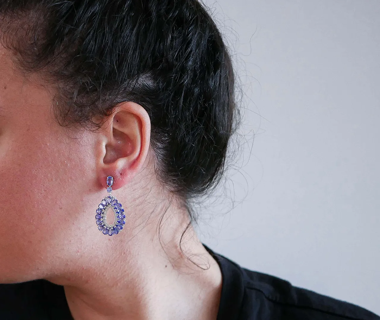 Orecchini pendenti in tanzanite, diamanti, oro bianco, anni '60 4