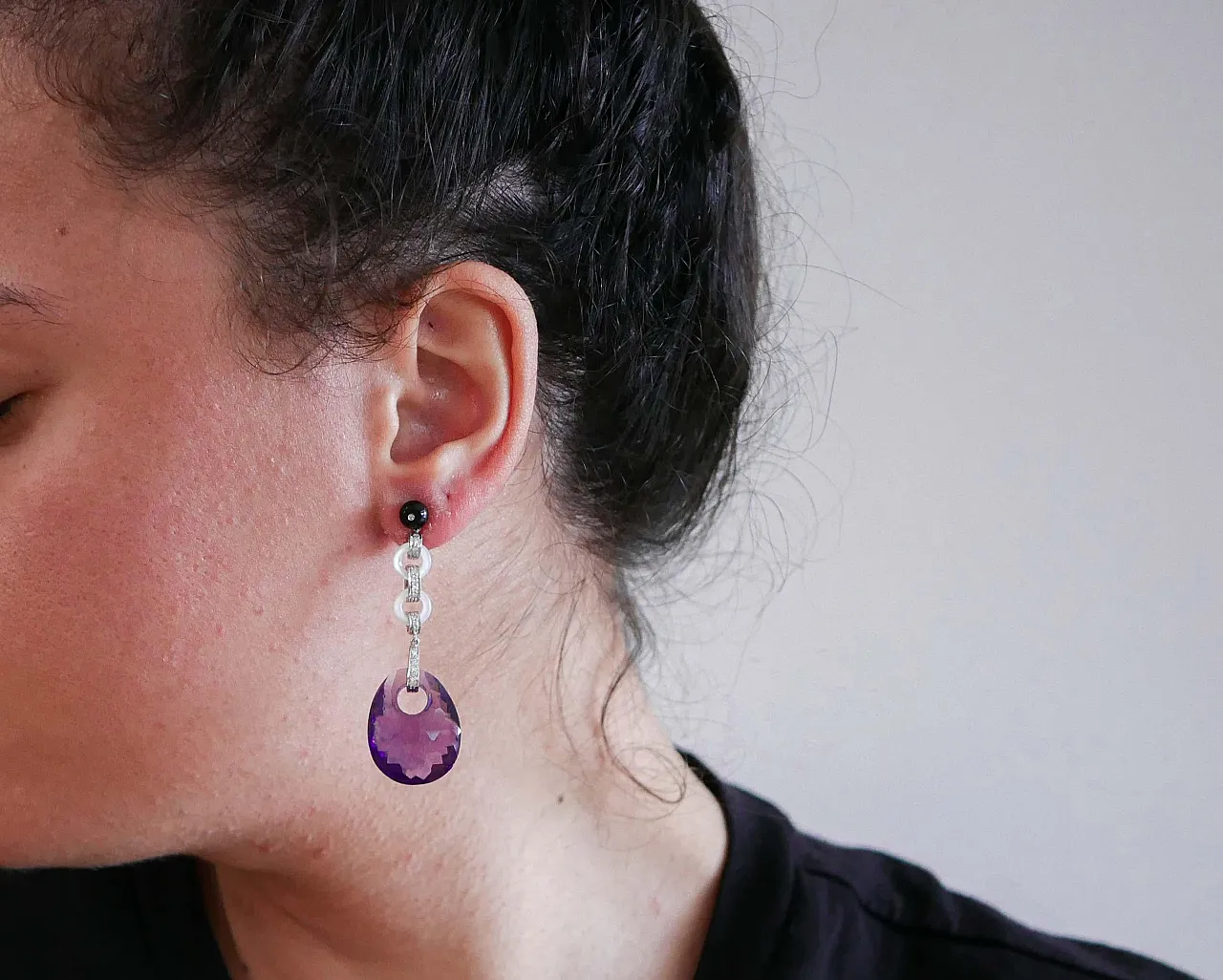 Orecchini di platino con ametiste, pietre, diamanti, onice, anni '70 4