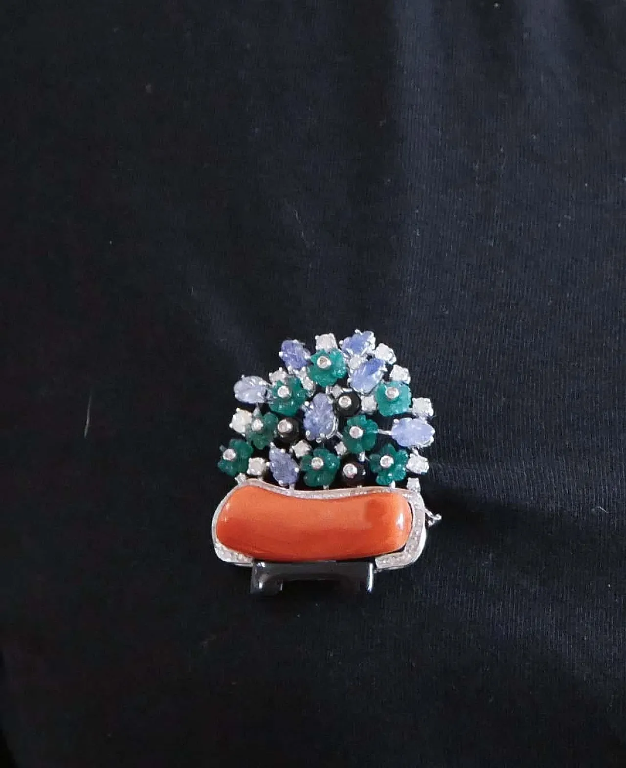 Brooch agate, platinum, gold, coral, diamonds, sapphires, onyx, 1960s 7