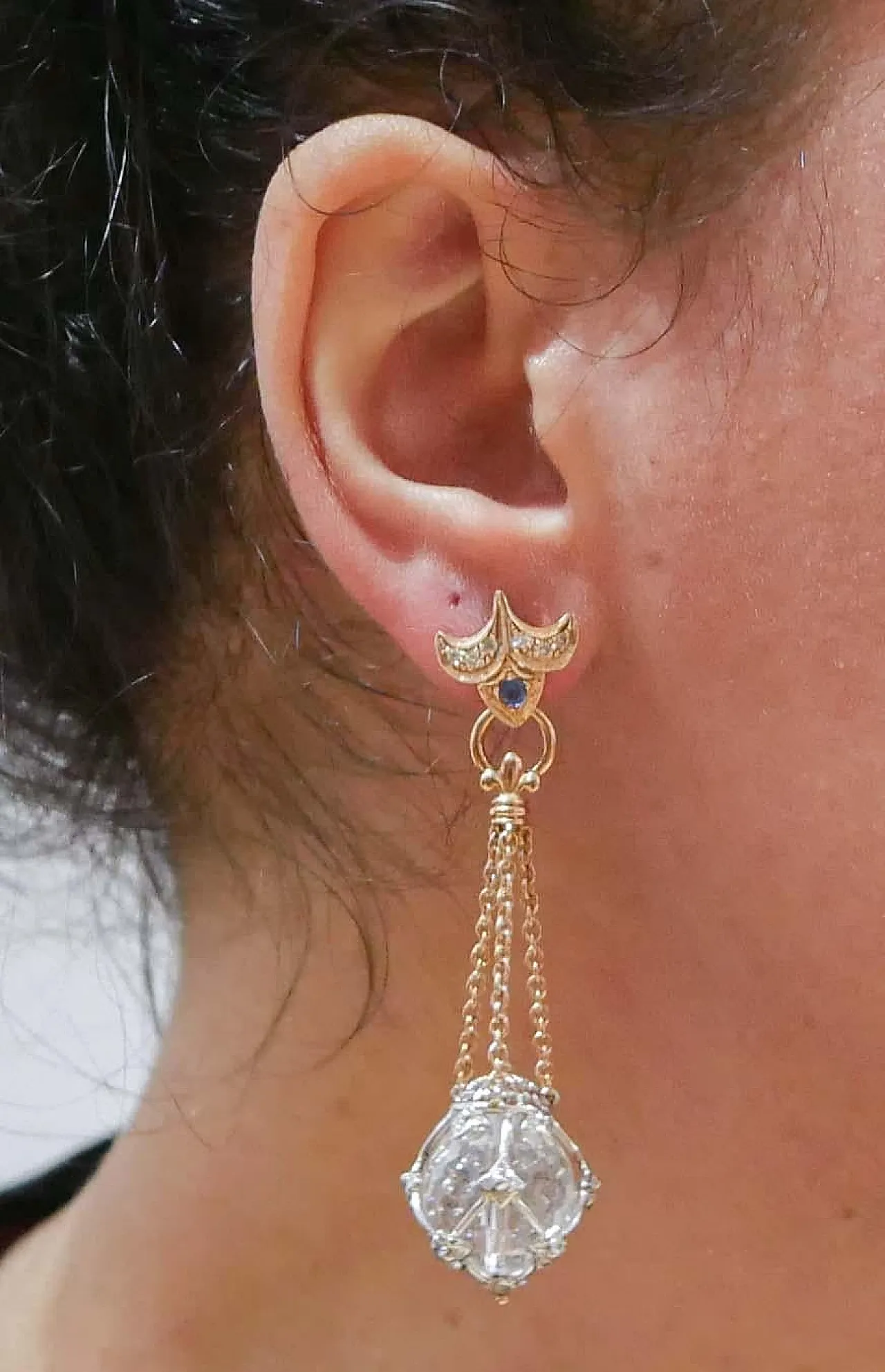 Orecchini in cristallo di rocca, diamanti, zaffiri, oro, anni '70 5