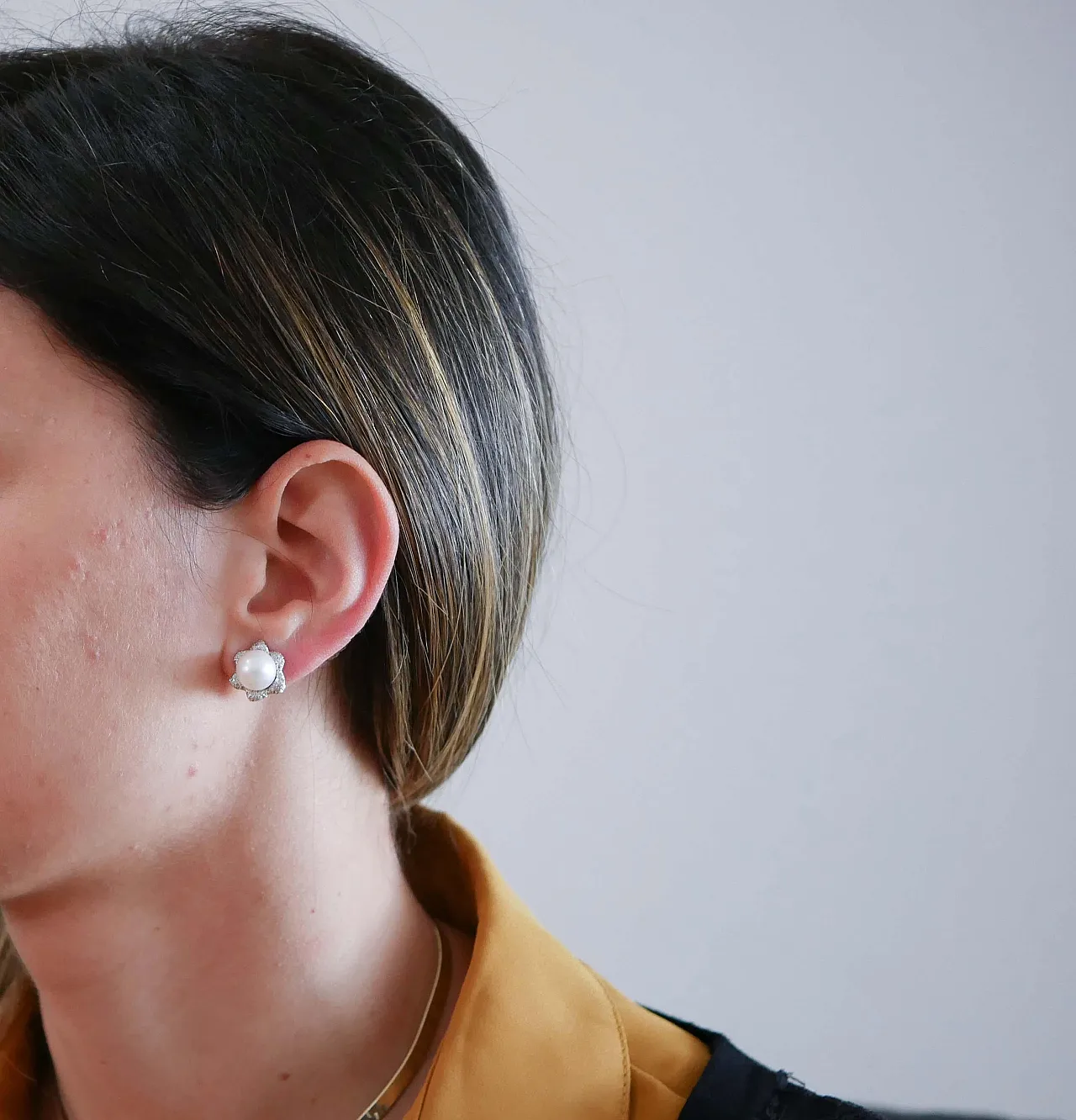 White gold flower earrings with pearls and diamonds, 1950s 4