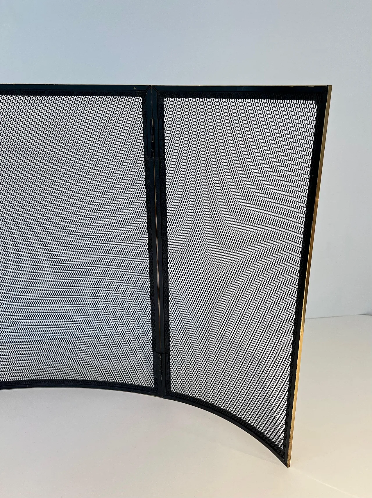 Curved brass fireplace screen, 1970s 18