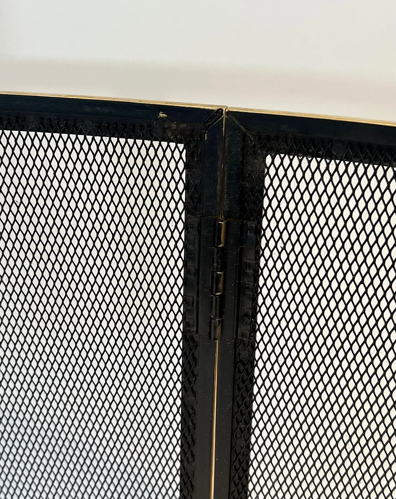 Curved brass fireplace screen, 1970s 19