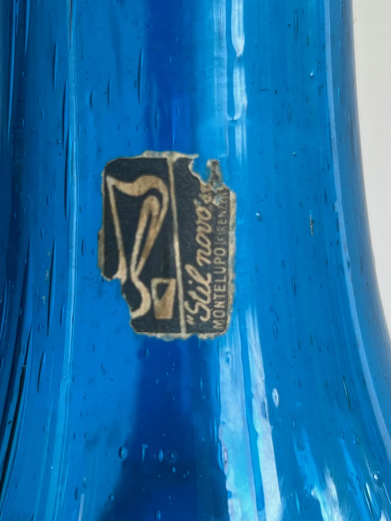 Brocca in vetro bluastro firmata Stilnovo, anni '70 11