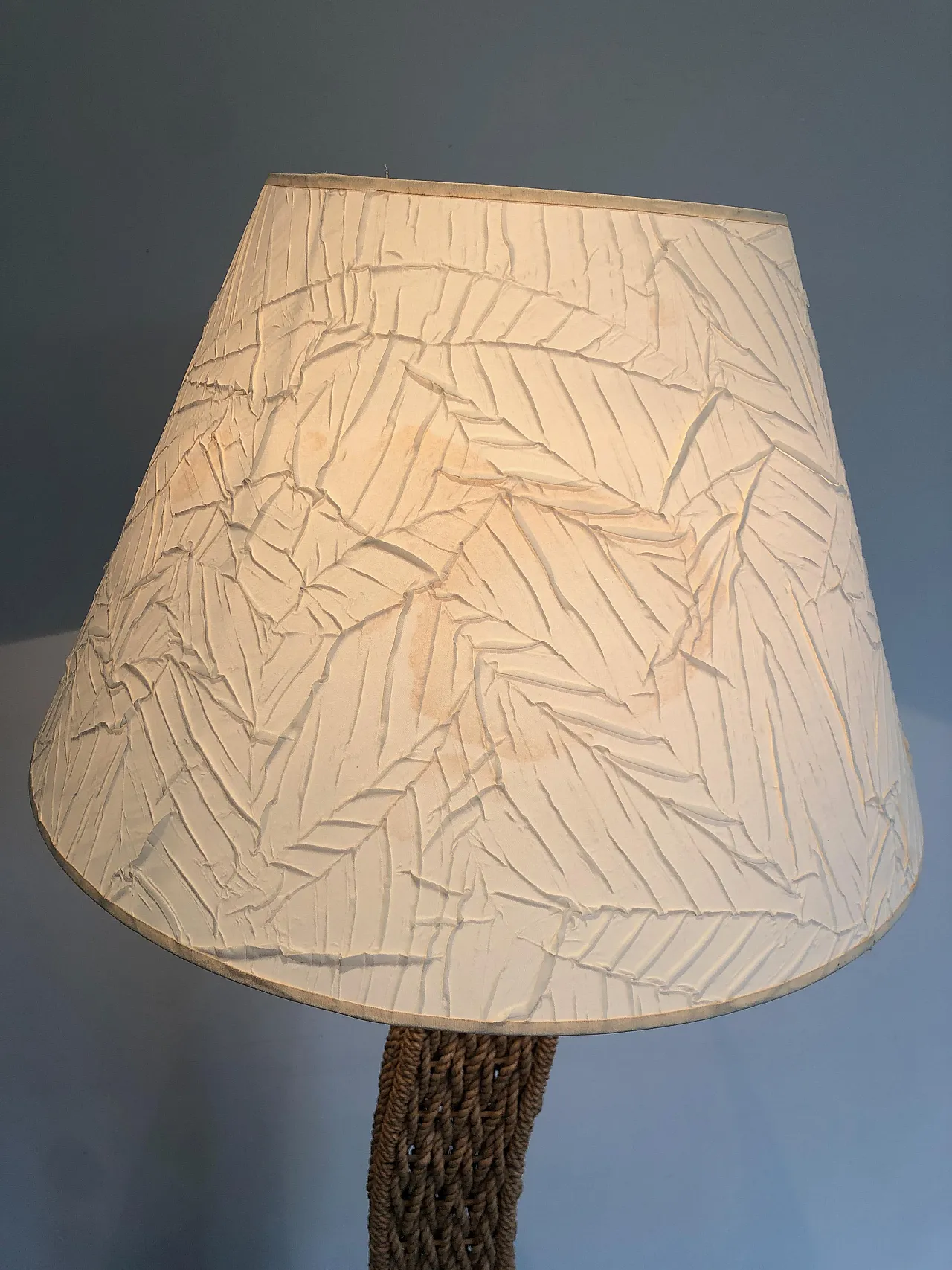 Lampada da terra in corda intrecciata su una base in metallo, anni '80 16