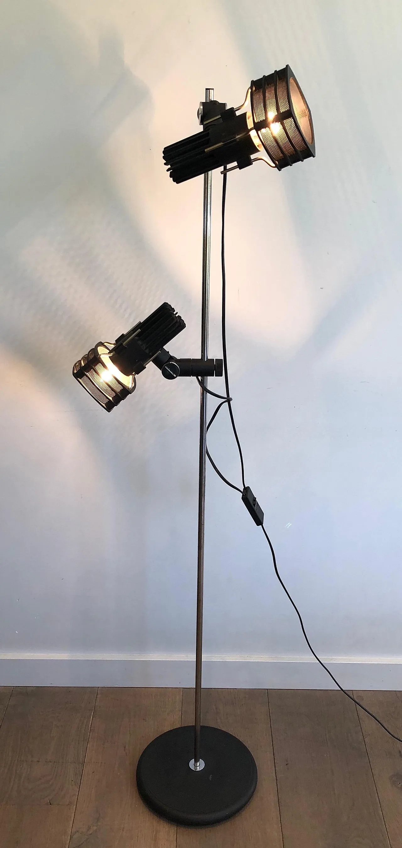 Lampada da terra cromata e laccata nero con luci regolabili, anni '80 12