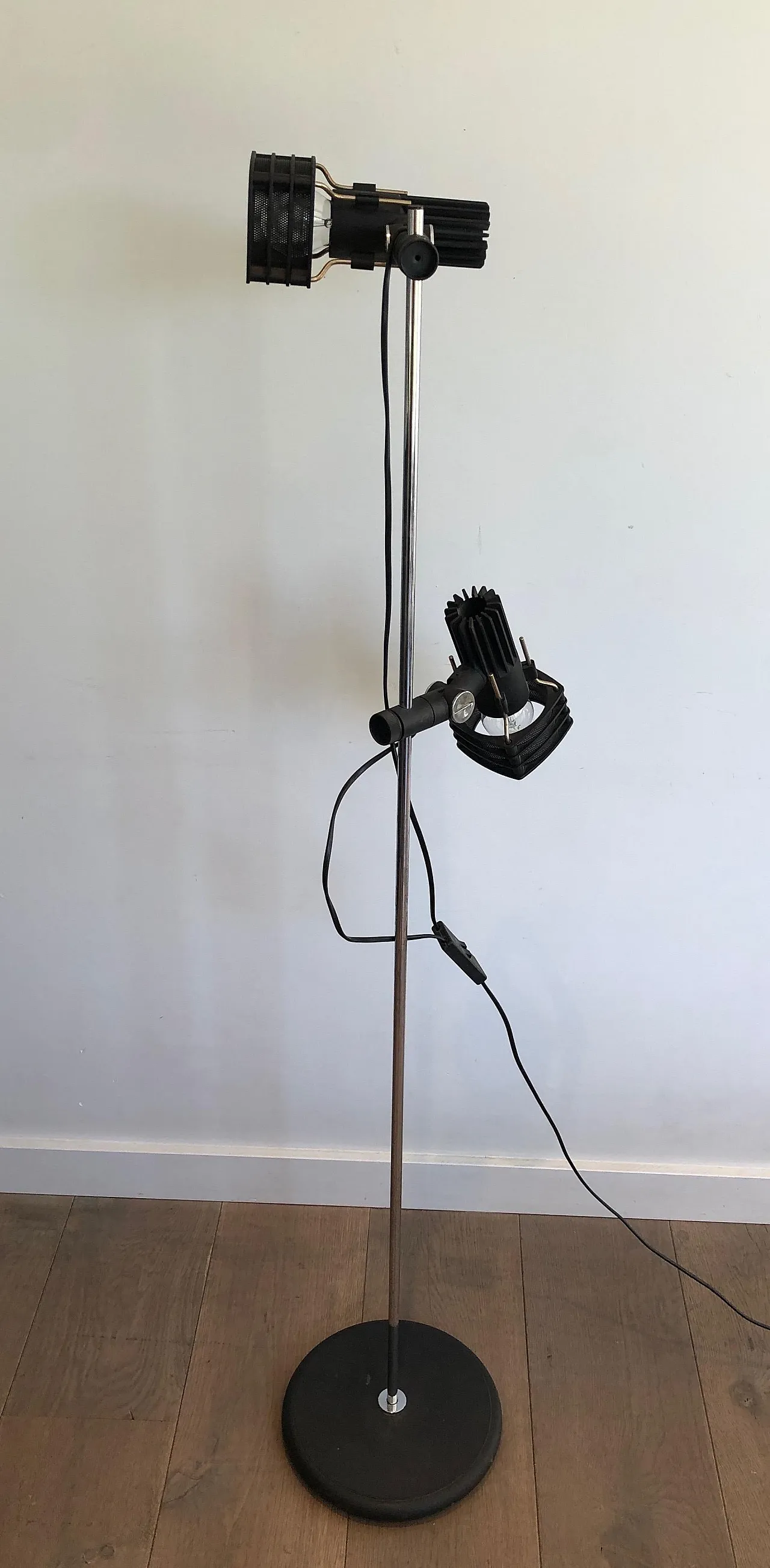 Lampada da terra cromata e laccata nero con luci regolabili, anni '80 13